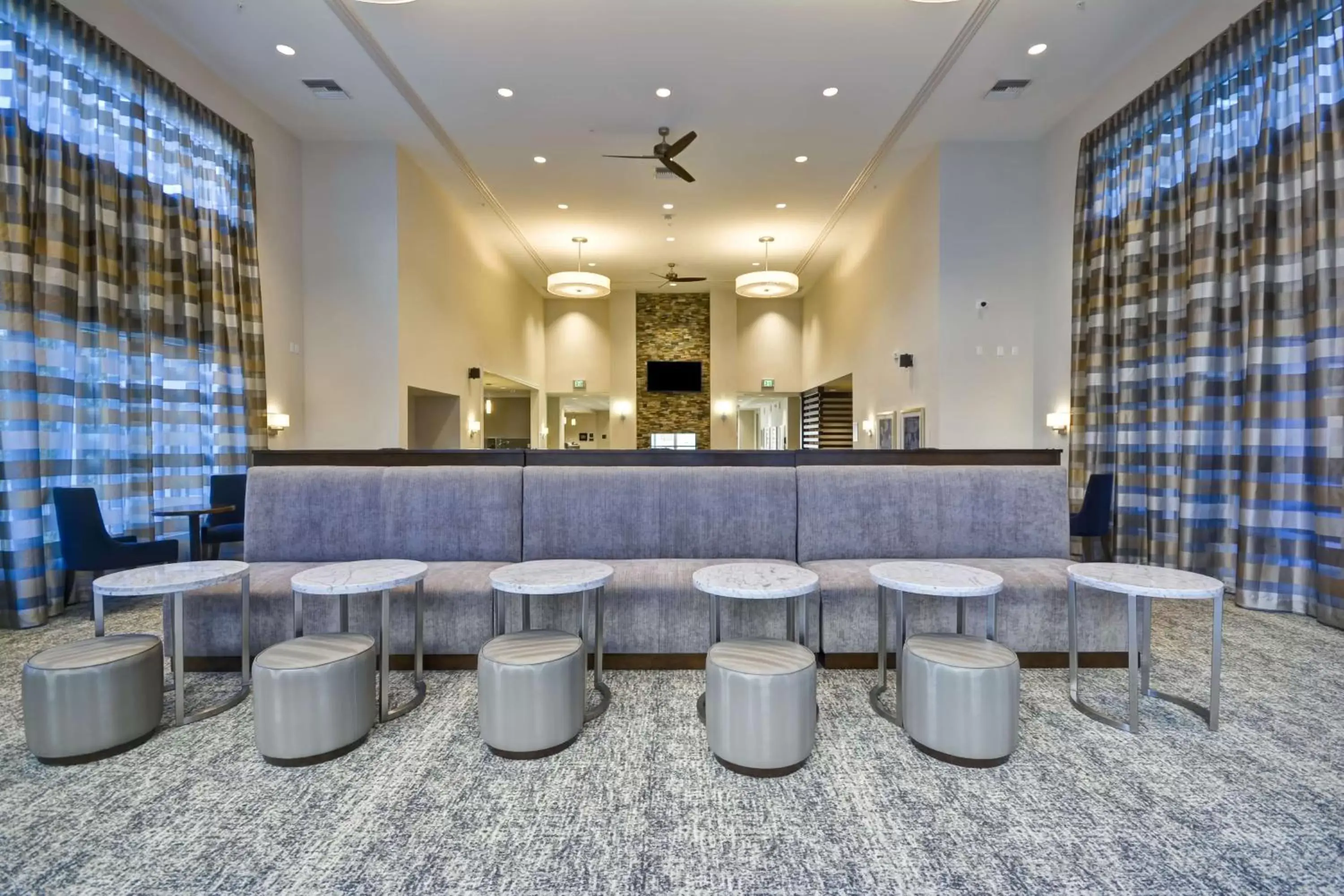 Seating area, Lounge/Bar in Homewood Suites By Hilton Phoenix Tempe Asu Area