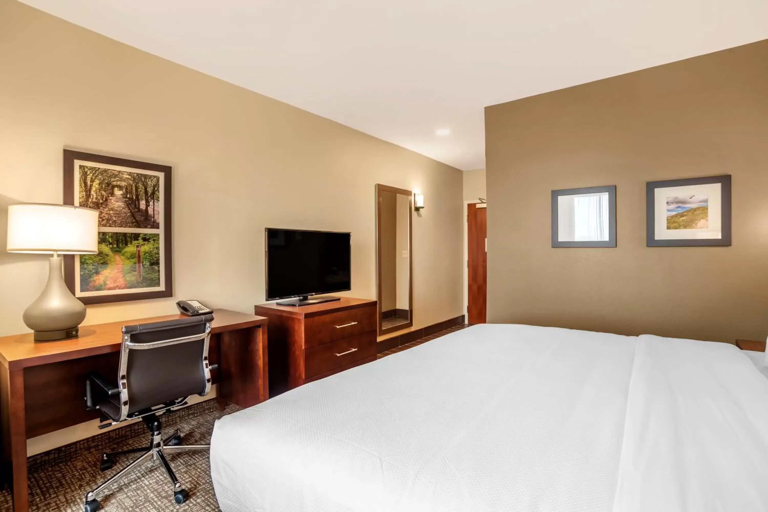 Bedroom, Bed in Comfort Inn & Suites