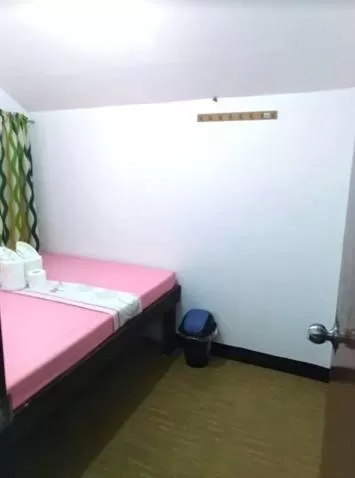 Bed in Gaea's Apartments