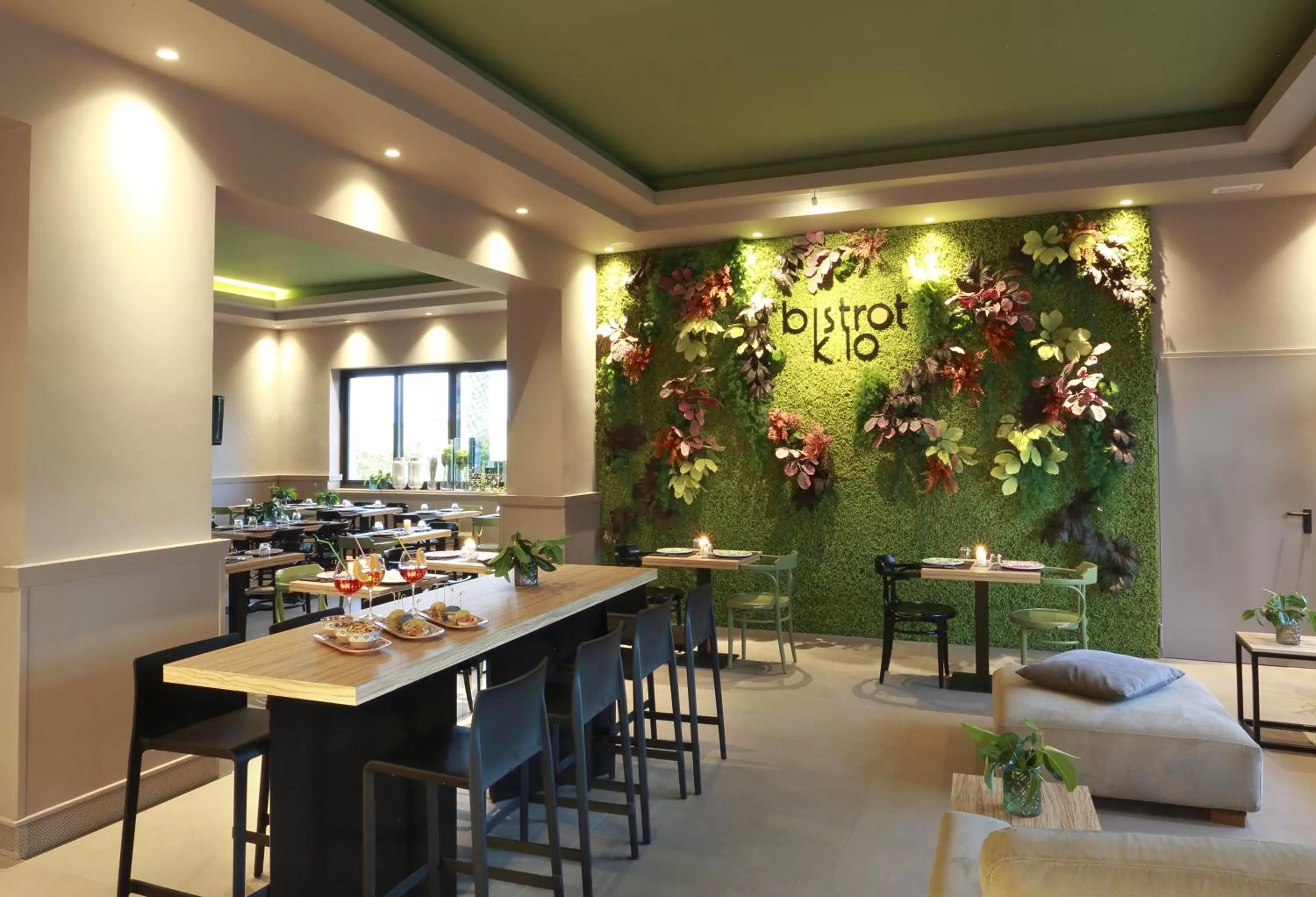 Restaurant/places to eat in Hotel Aloisi