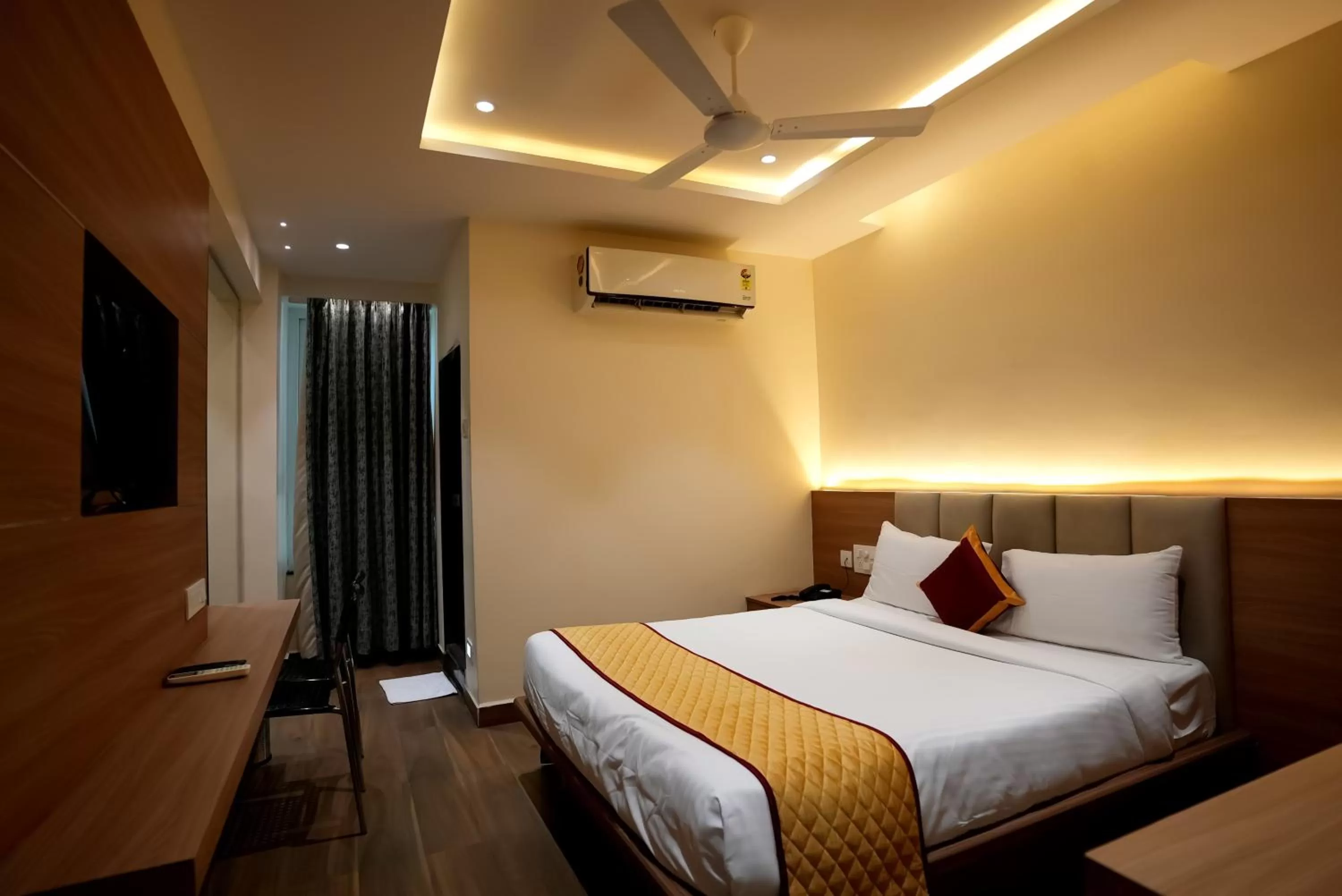 Bed in Eden Park Boutique Hotel