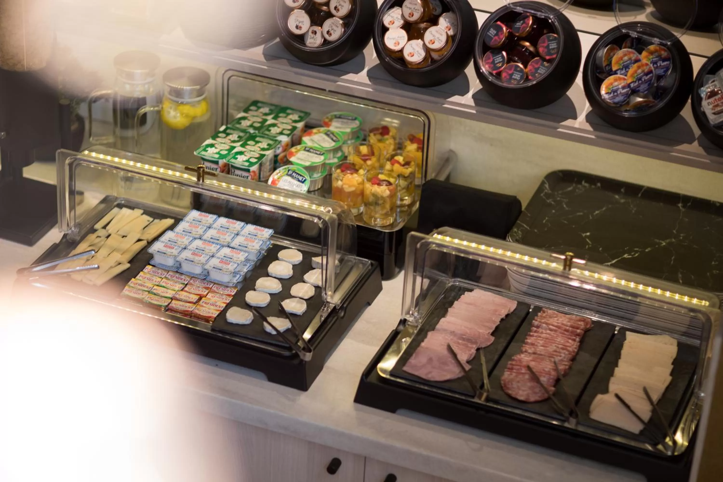 Food and drinks in Prince Albert Lyon Bercy