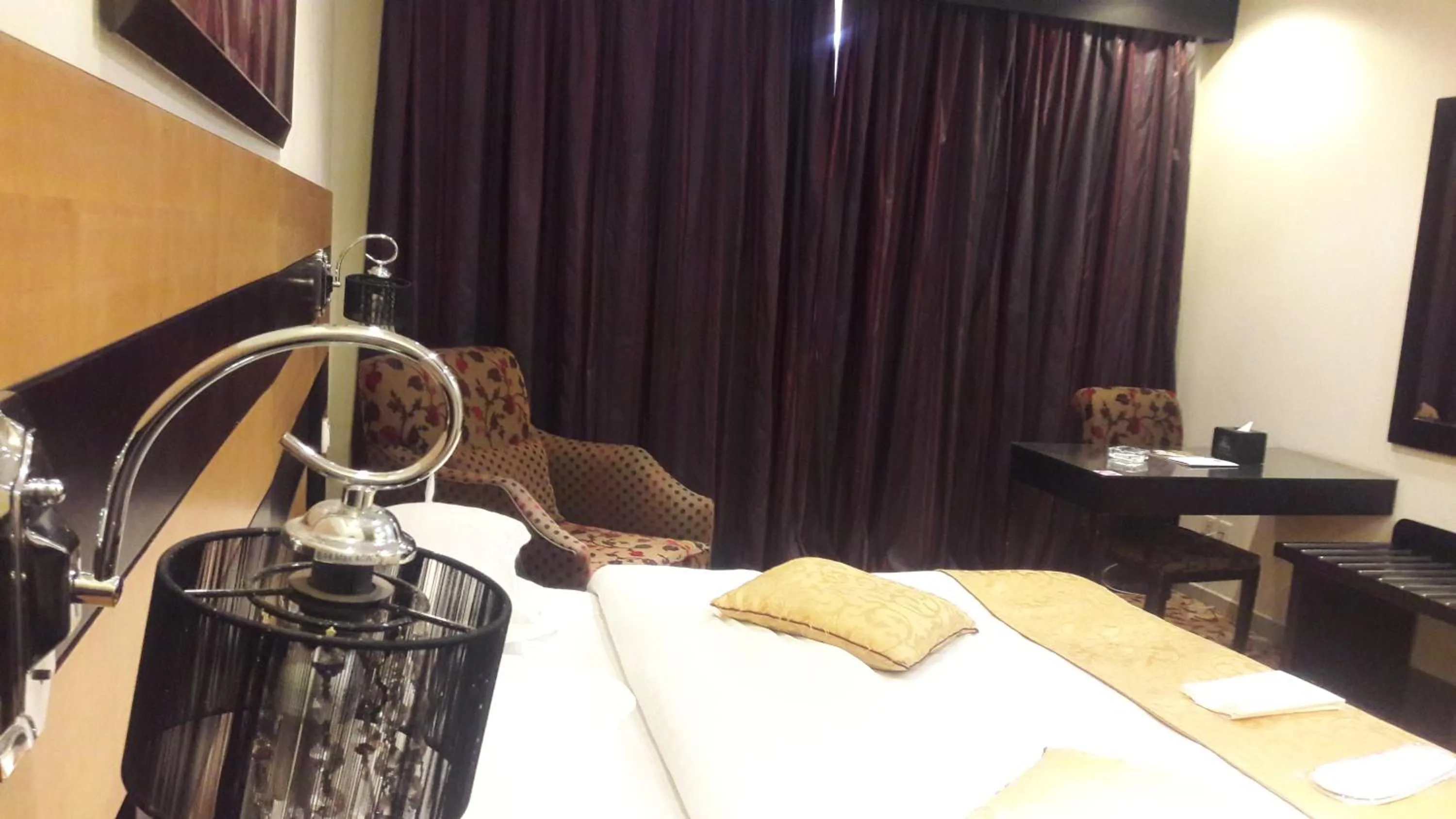 Bedroom, Bed in فندق حديقة الأزهار