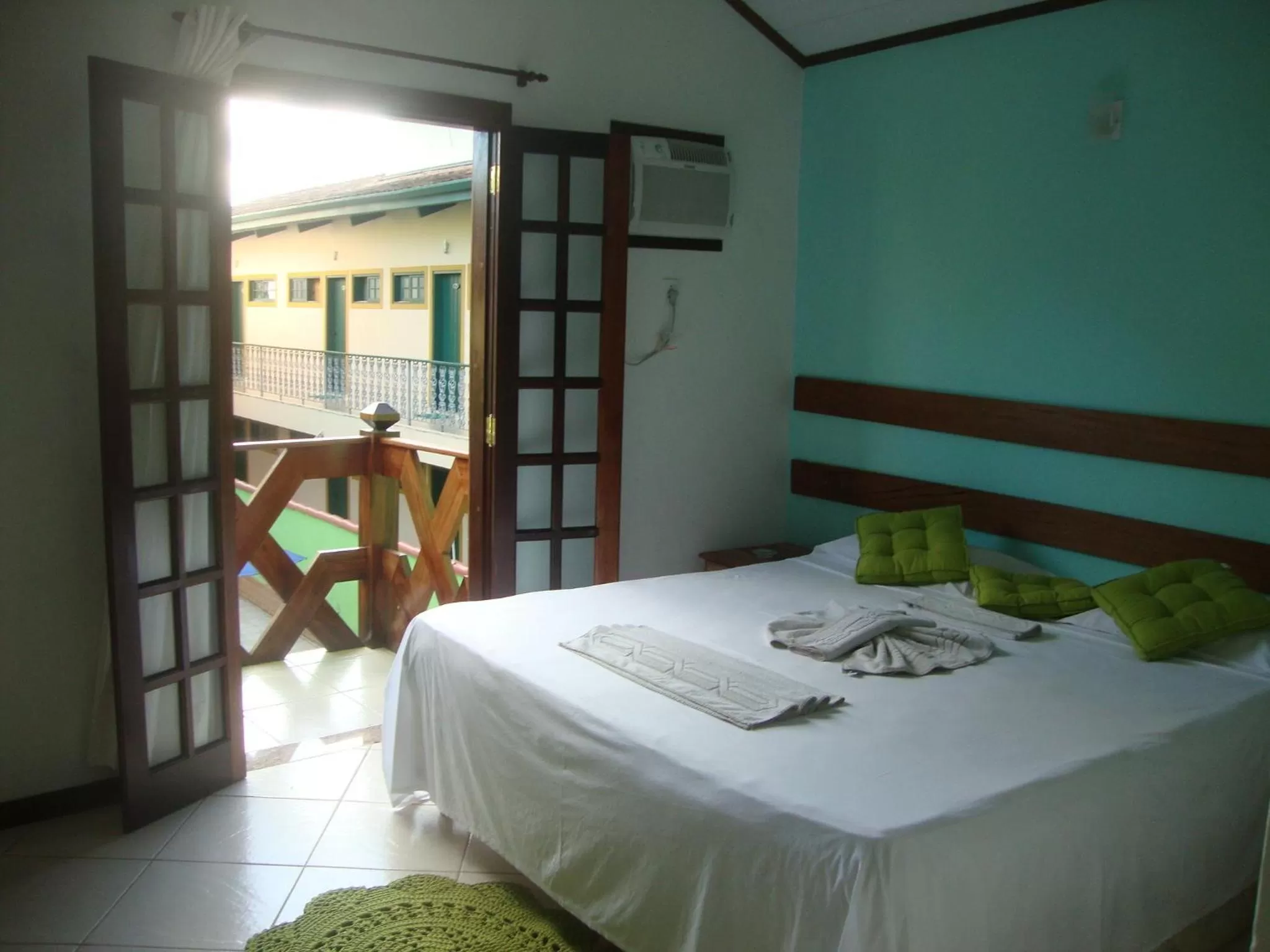 Day, Bed in Pousada Flor de Paraty