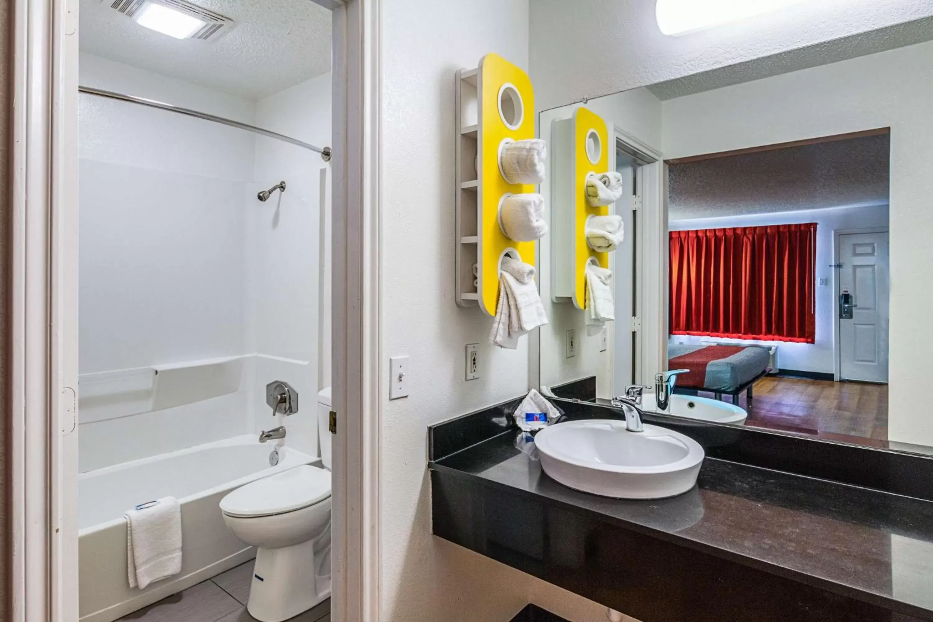 Shower, Bathroom in Motel 6-Waxahachie, TX