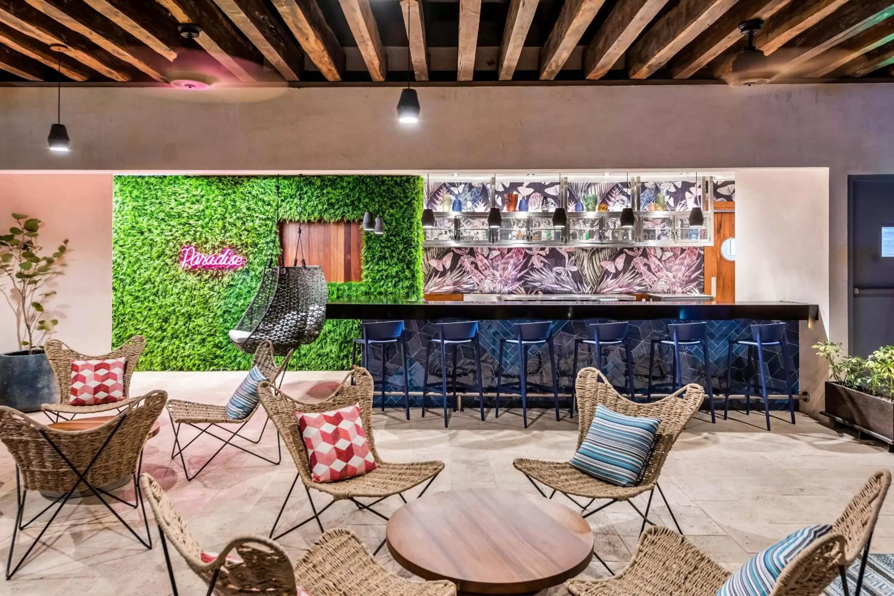 Lounge or bar in Aloft Tulum