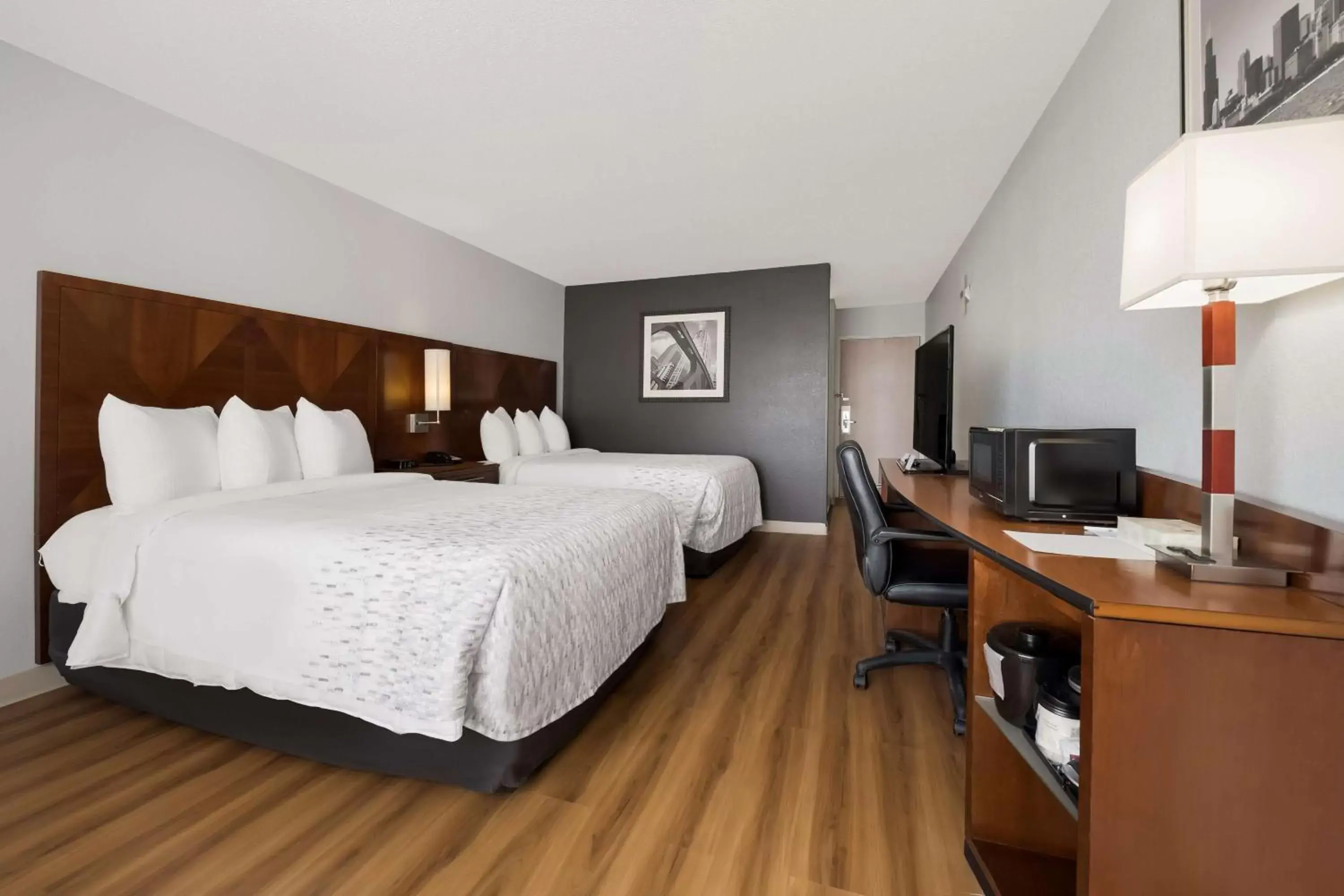Bedroom, Bed in SureStay Hotel by Best Western Rockford East