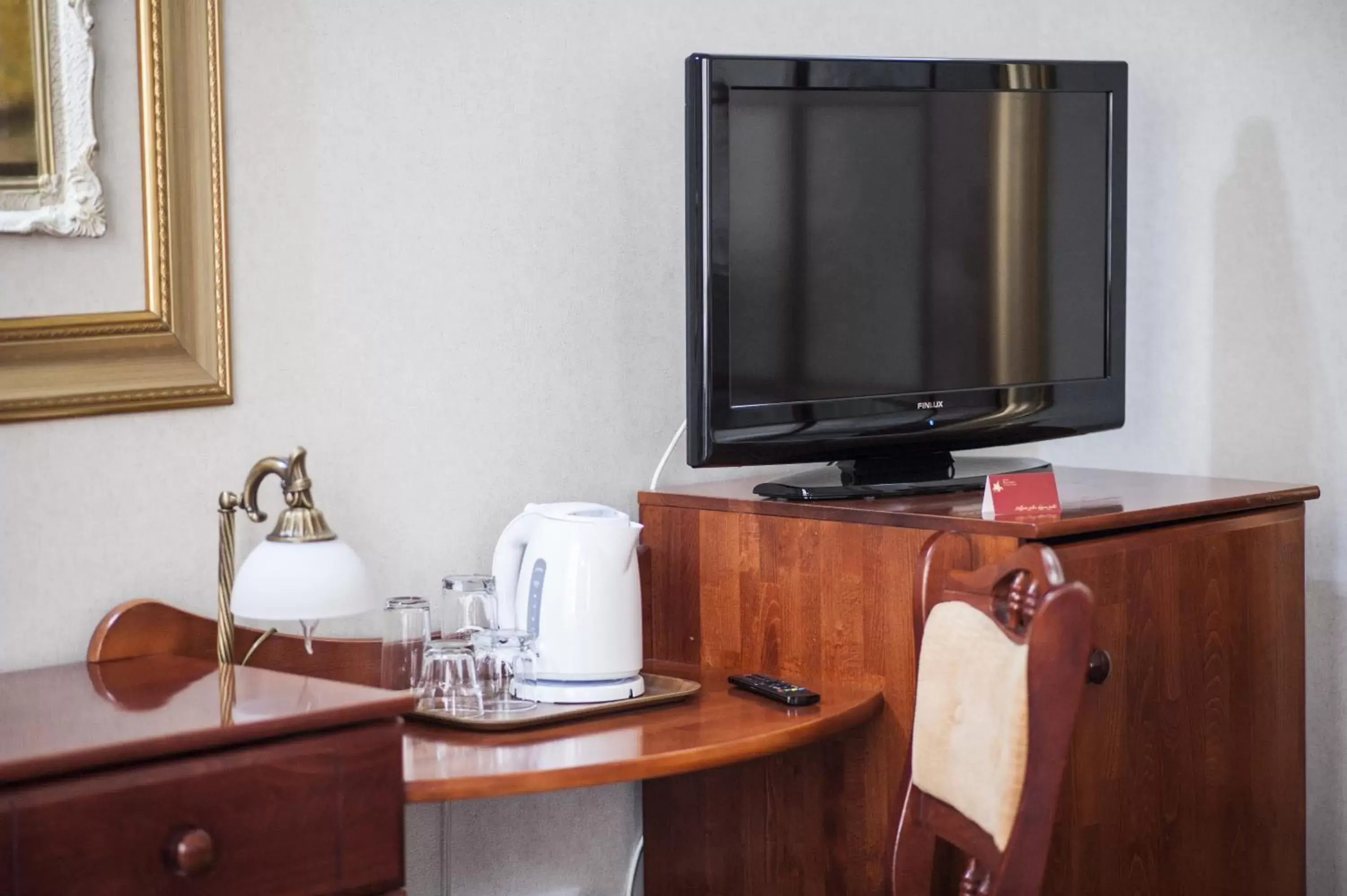 TV and multimedia, TV/Entertainment Center in Bucharest Comfort Suites Hotel