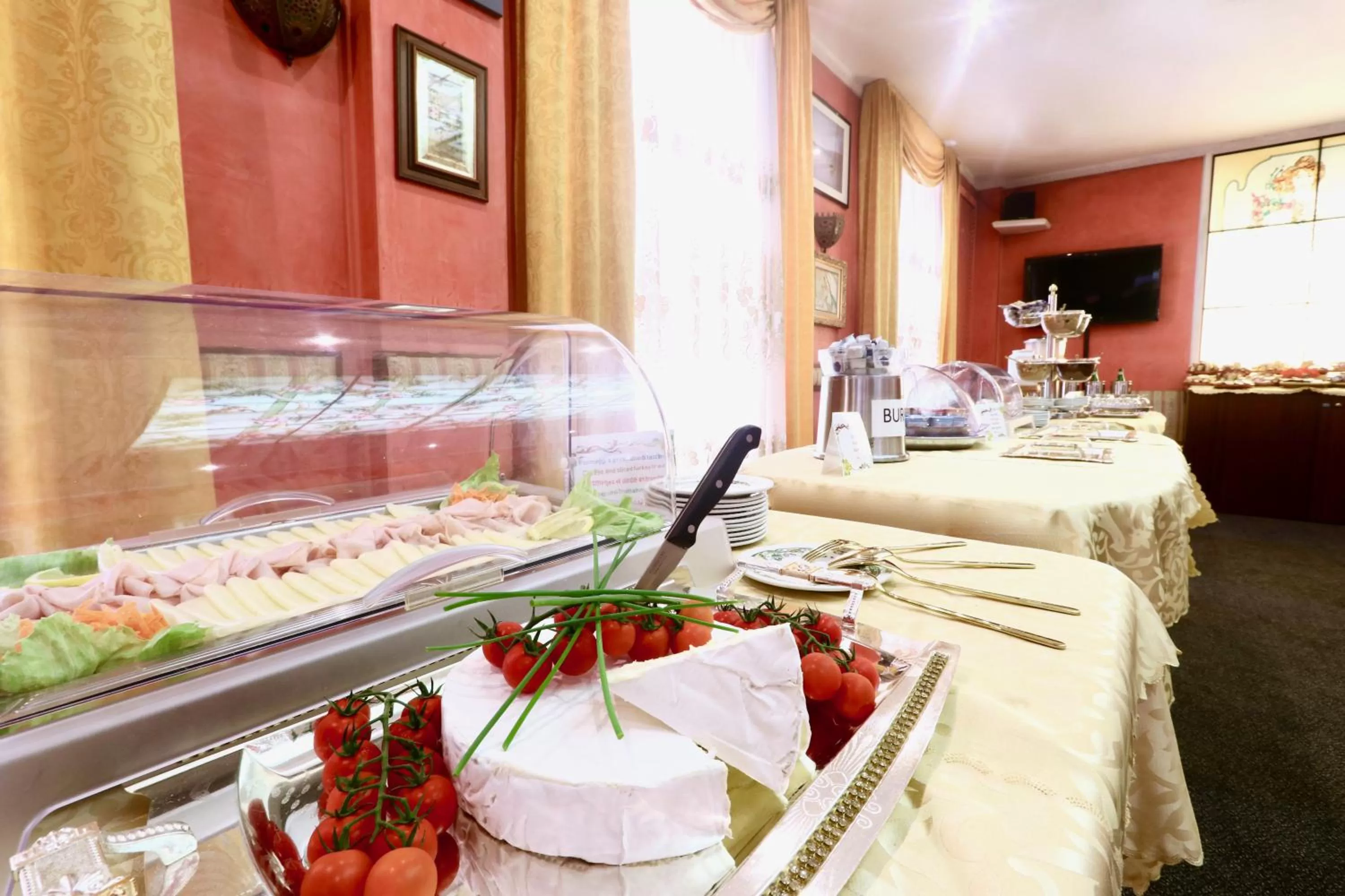 Breakfast in Hotel Victoria