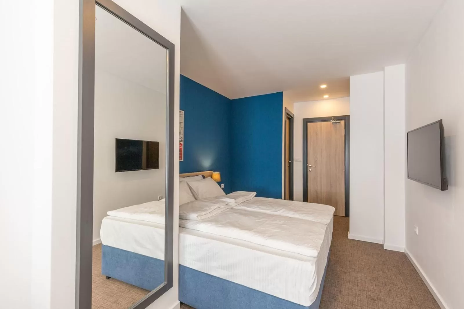 Bed in Premium Crown Suites