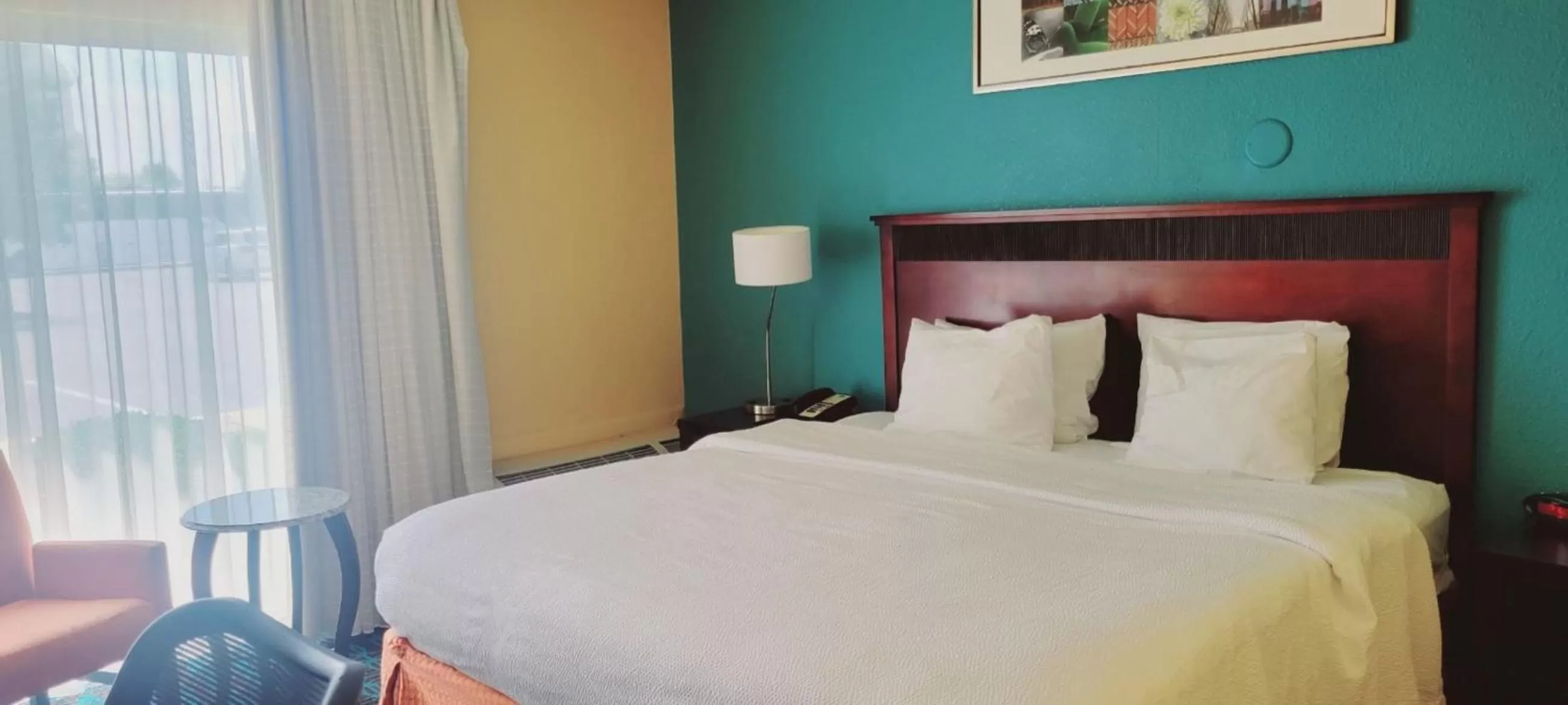 Bed in Fairfield Inn & Suites Cincinnati North/Sharonville