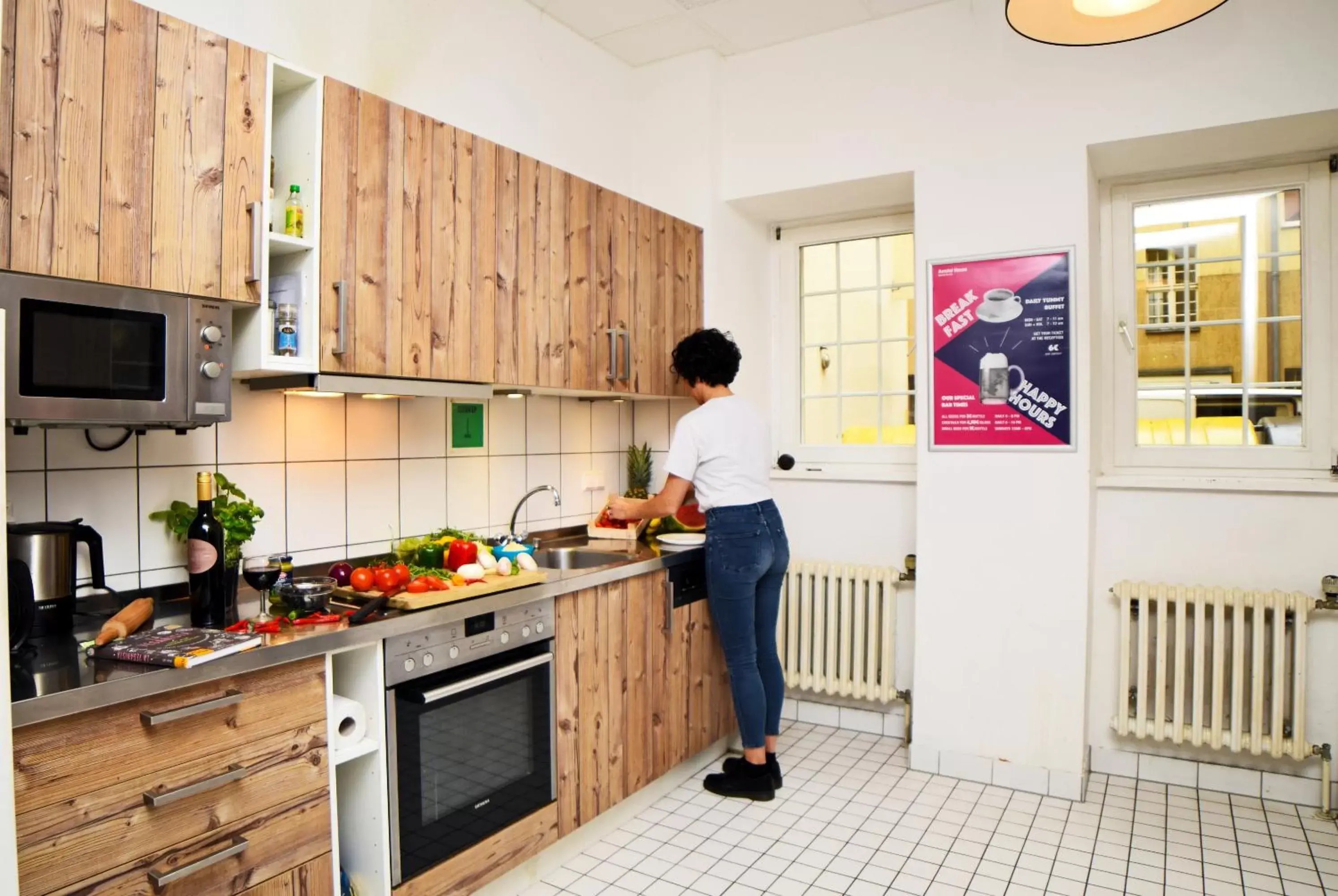 Communal kitchen, Kitchen/Kitchenette in Amstel House Hostel