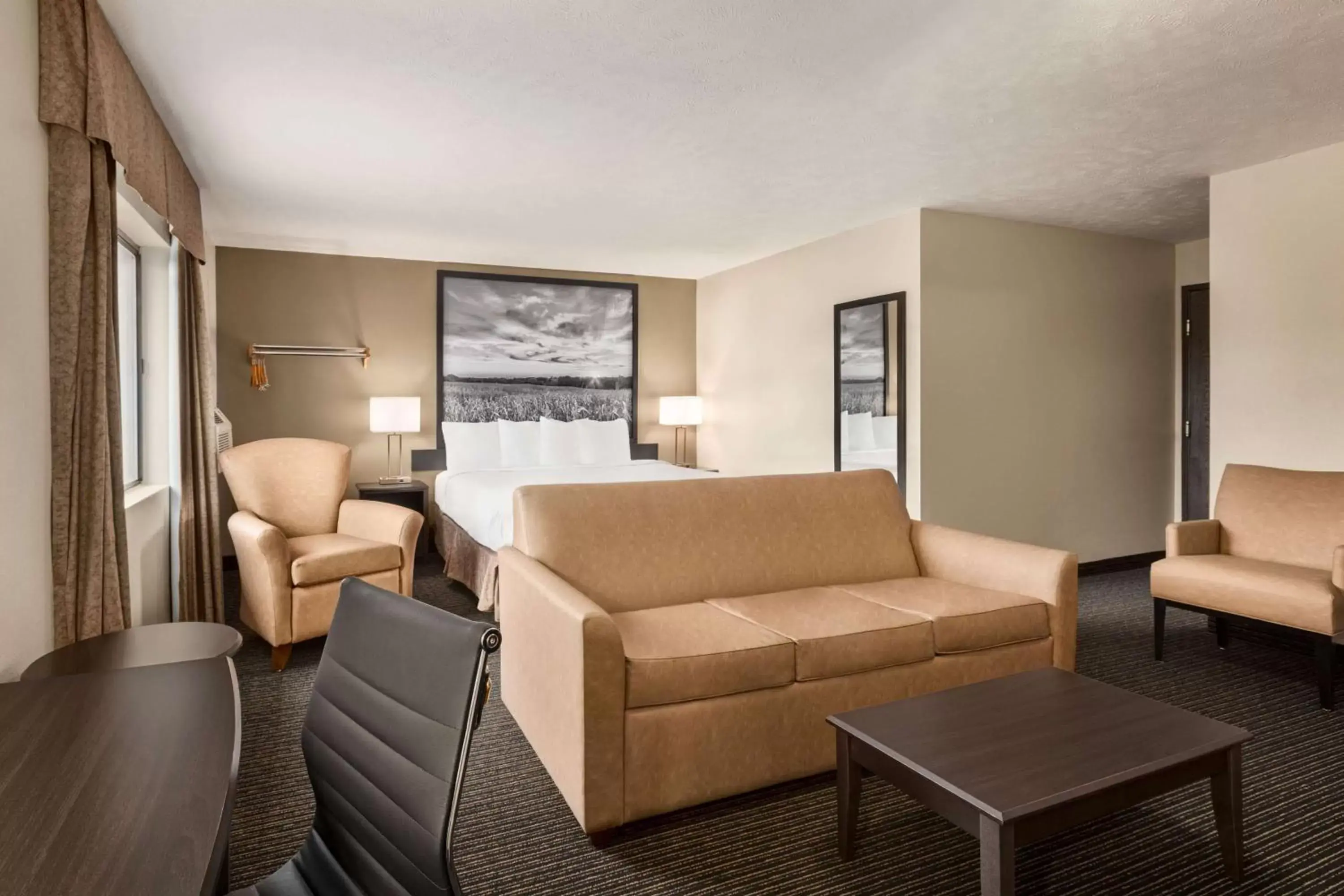 Bed, Seating Area in Super 8 by Wyndham Lincoln North