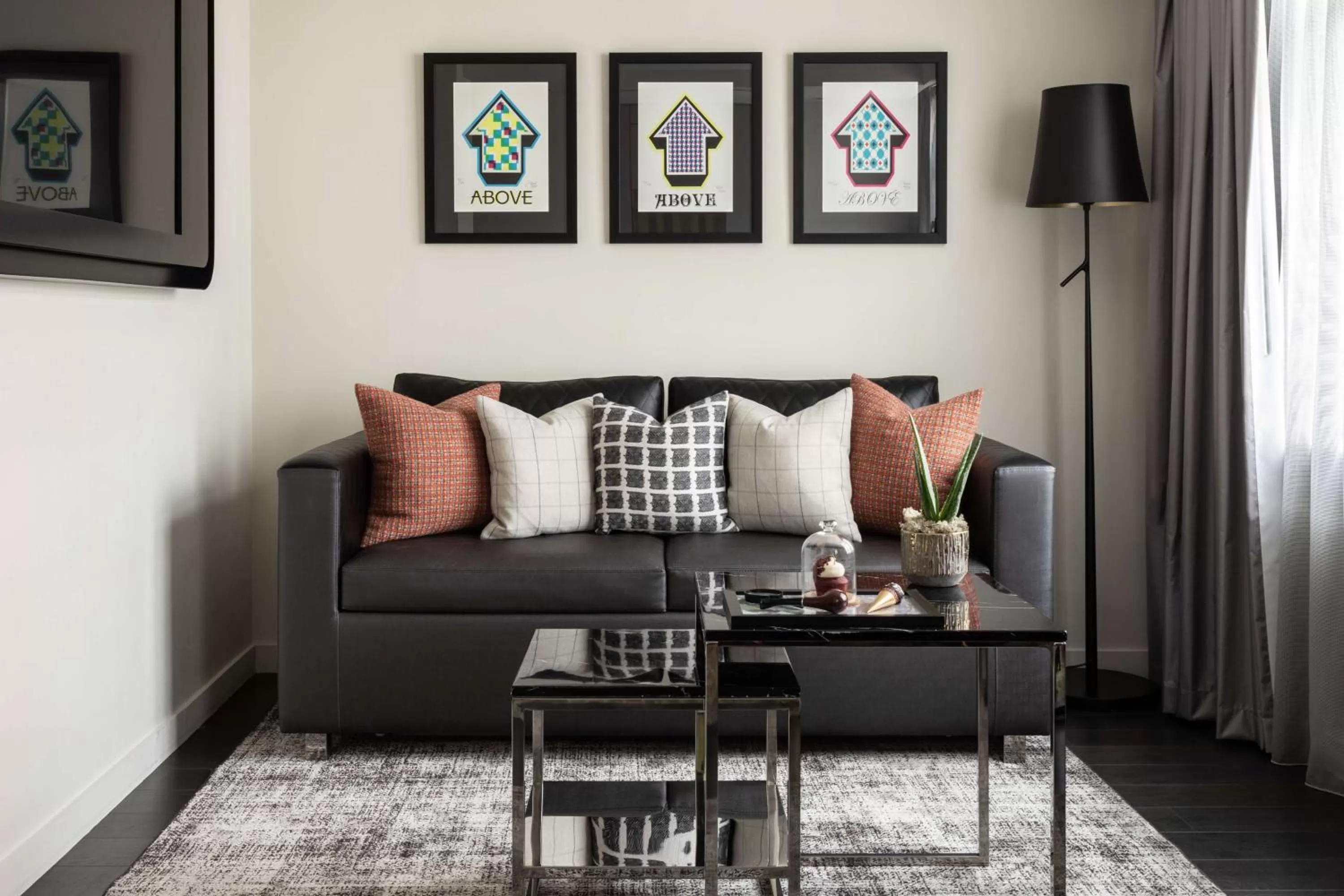 Photo of the whole room in Holmes Hotel London