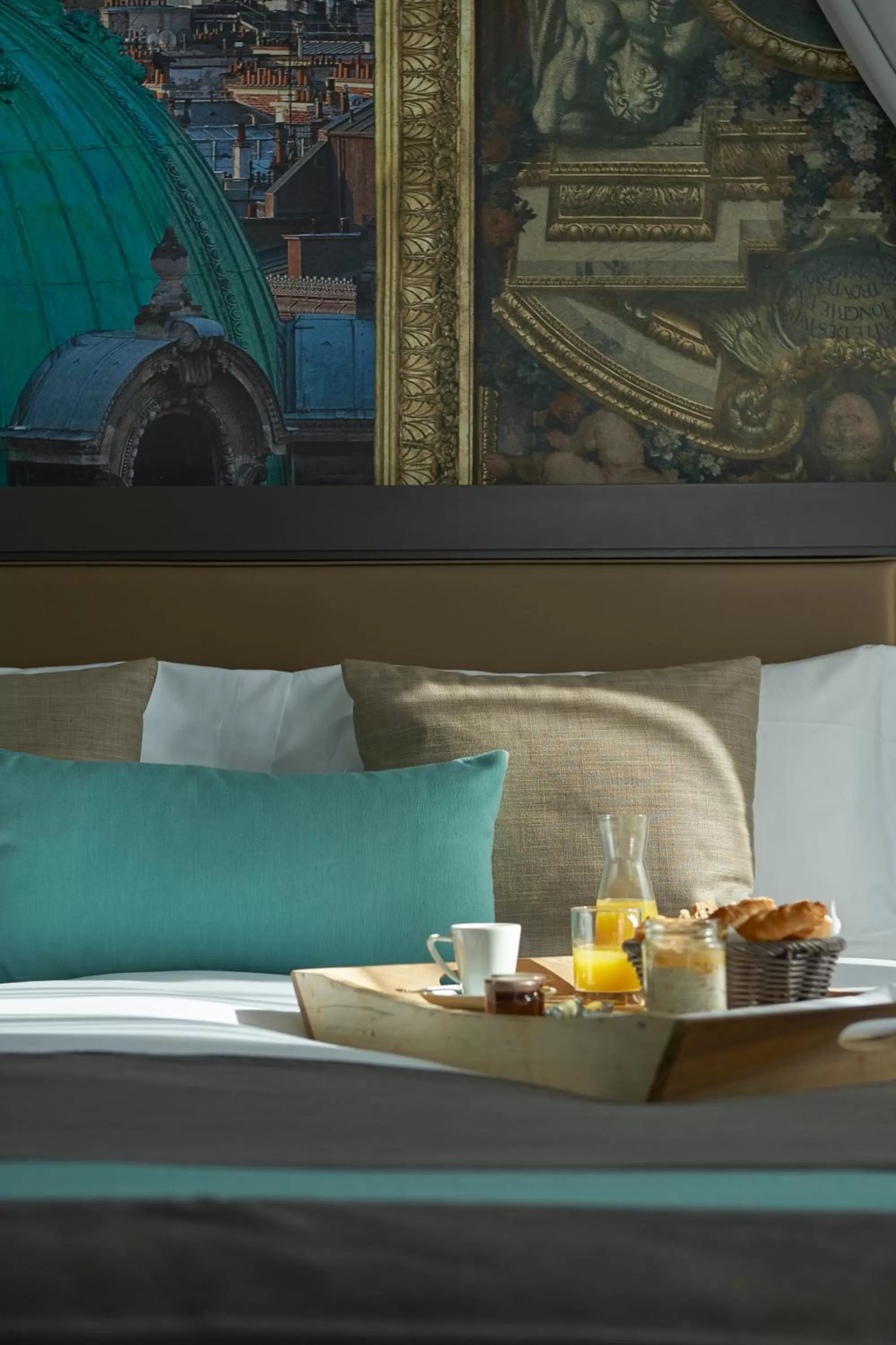 Photo of the whole room in Hotel Indigo Paris - Opera by IHG