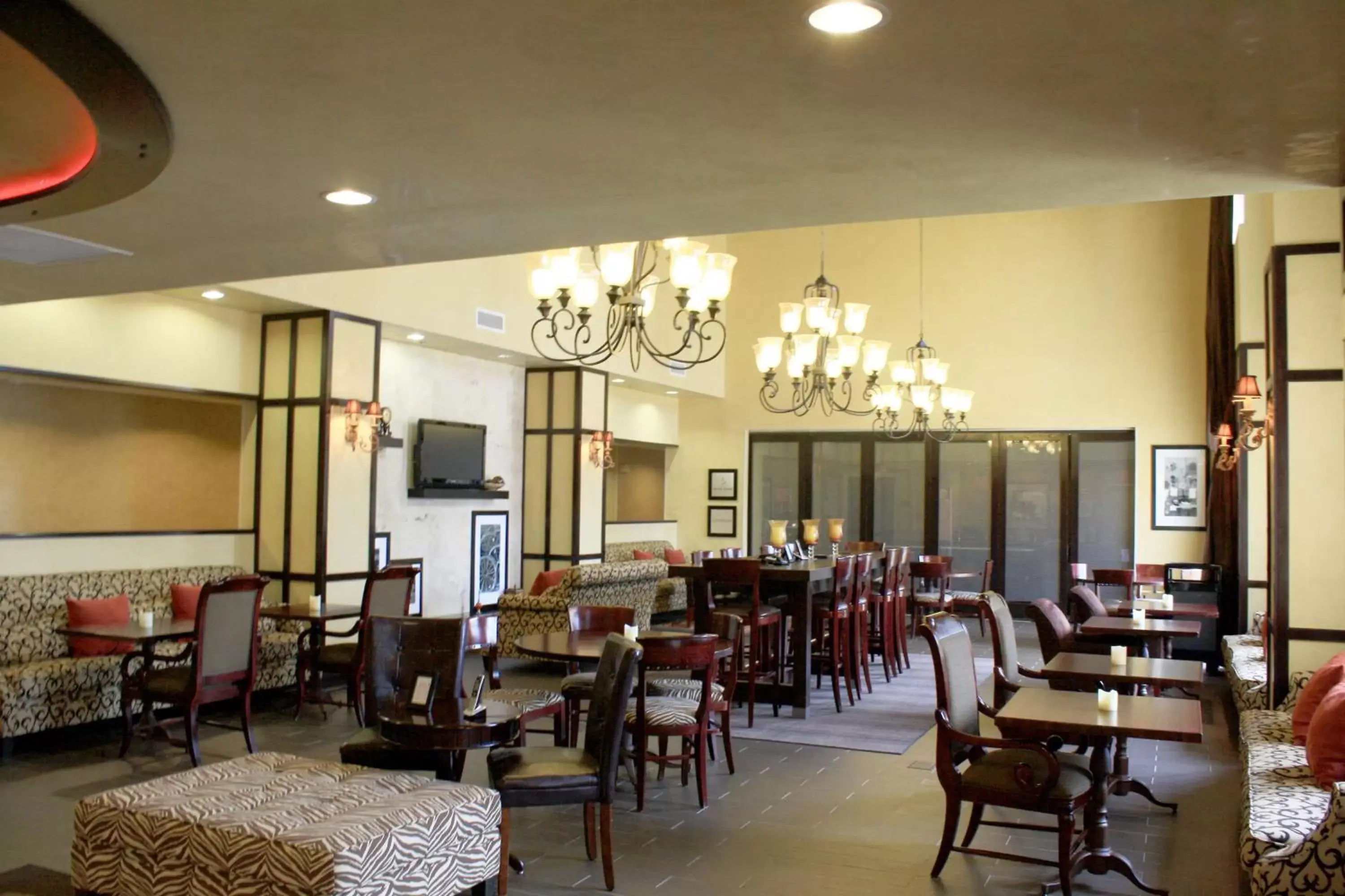Lobby or reception, Restaurant/Places to Eat in Hampton Inn & Suites Dallas-Arlington North-Entertainment District