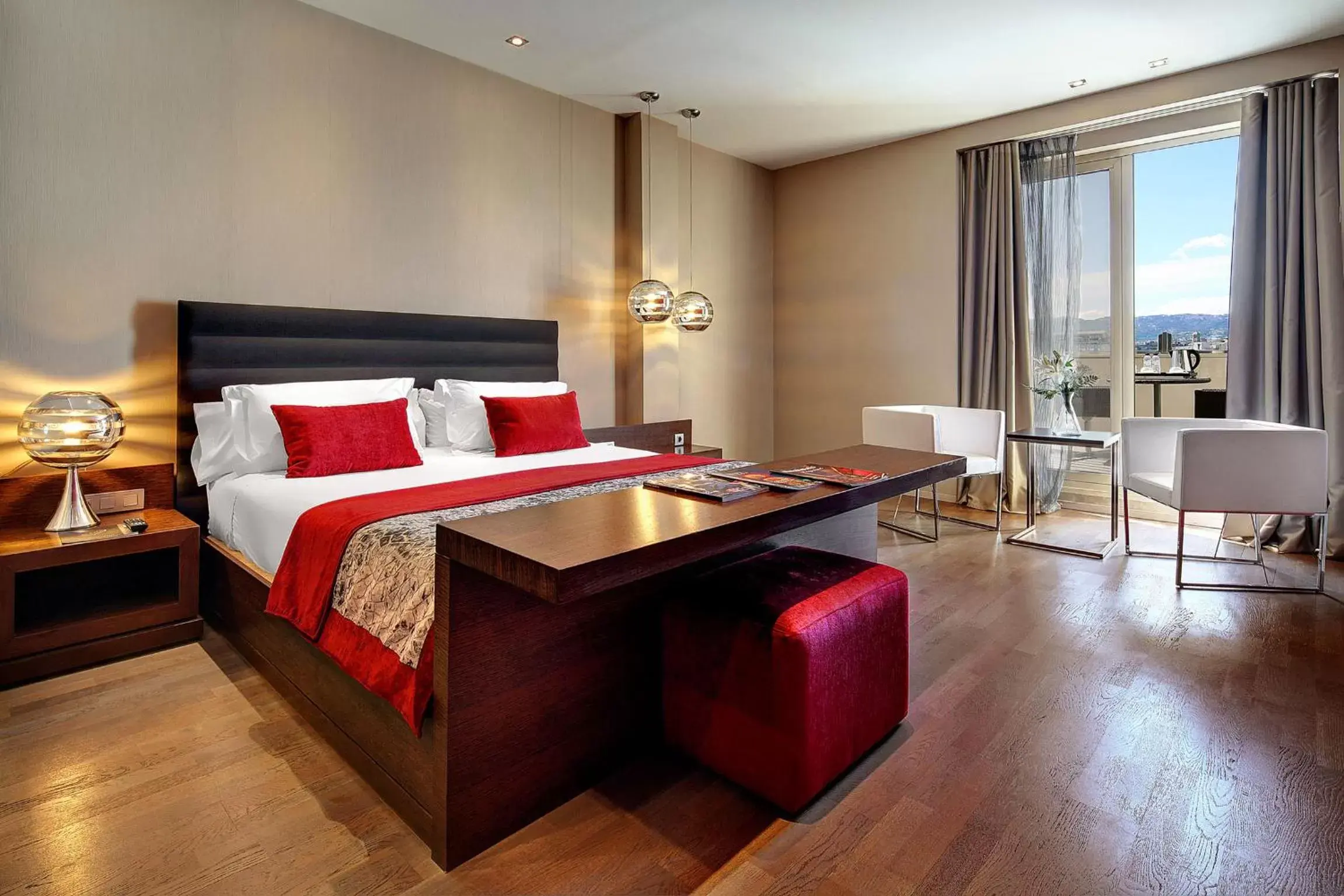Bedroom, Bed in Olivia Plaza Hotel