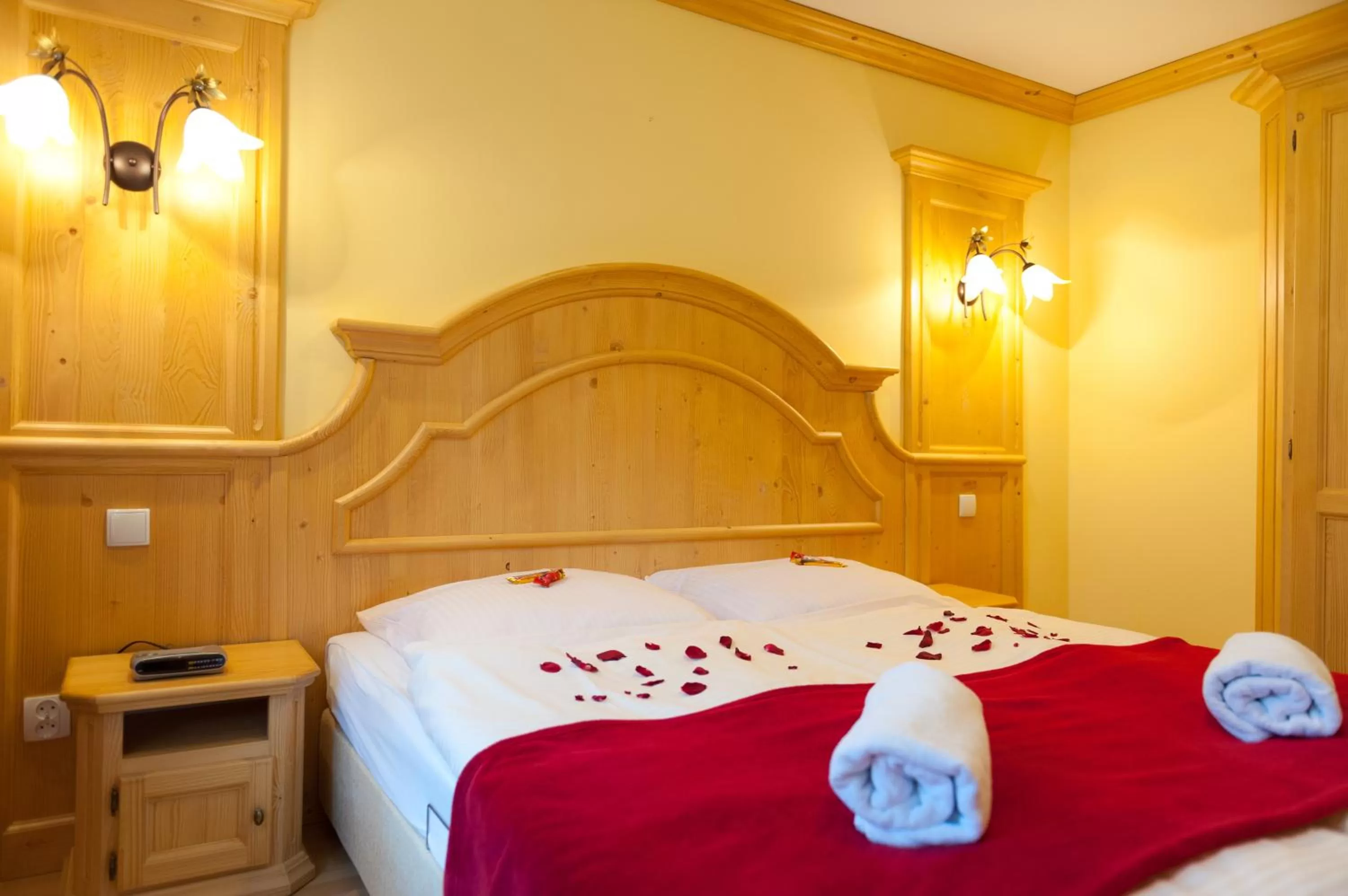 Photo of the whole room, Bed in Karina