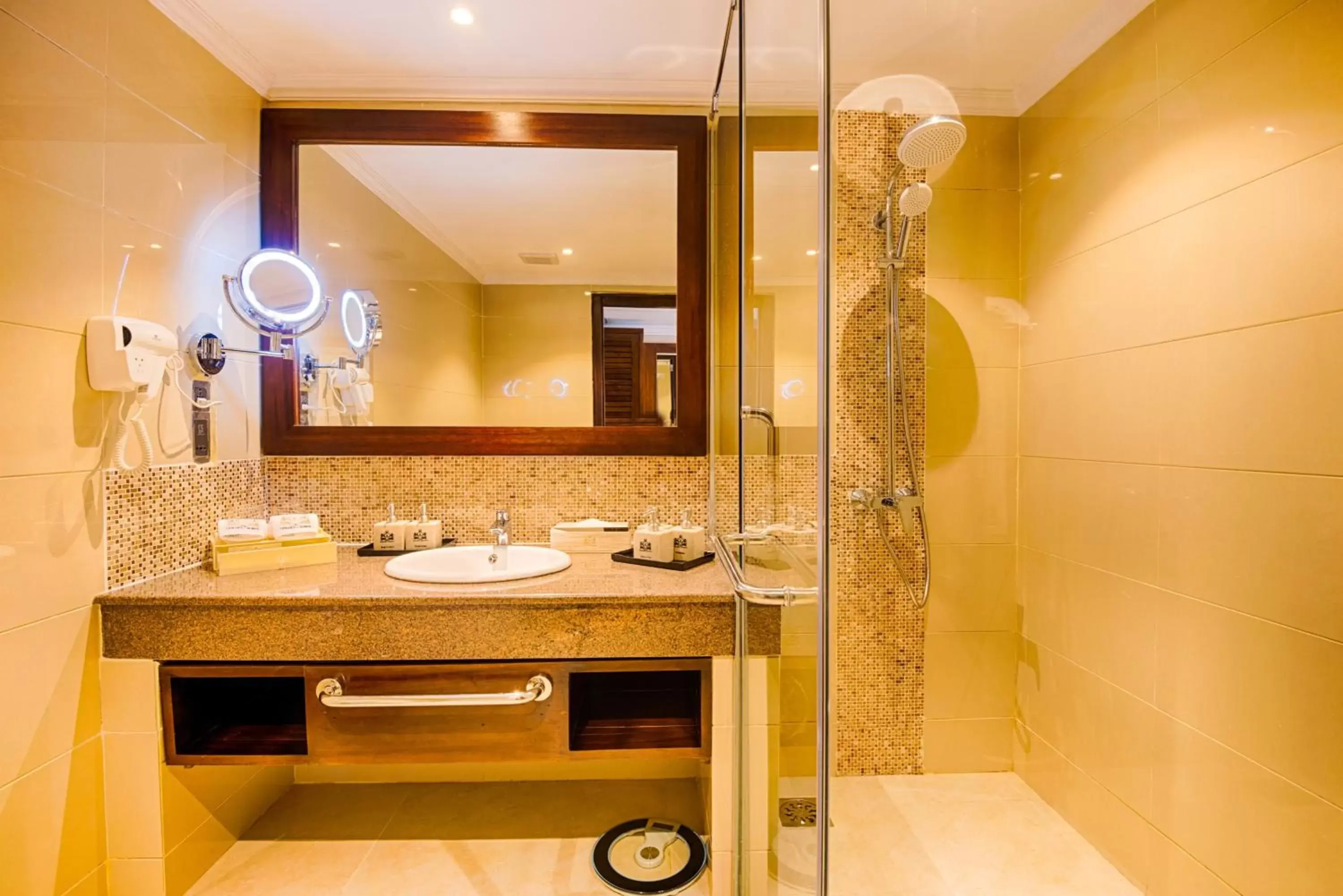 Bathroom in The Golden Crown Hotel