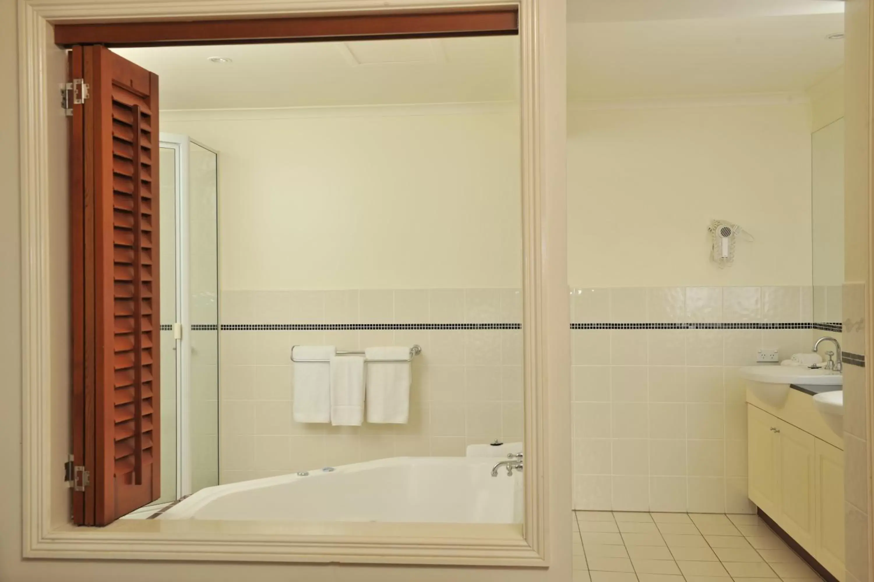 Bathroom in Mantra on the Inlet