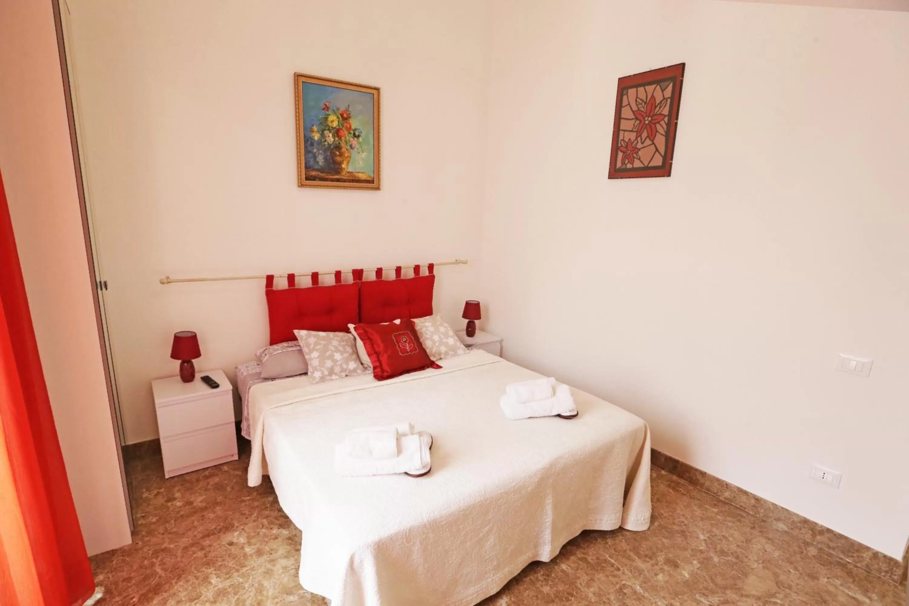 Bedroom, Bed in L'ARTE DI VENERE SUITE