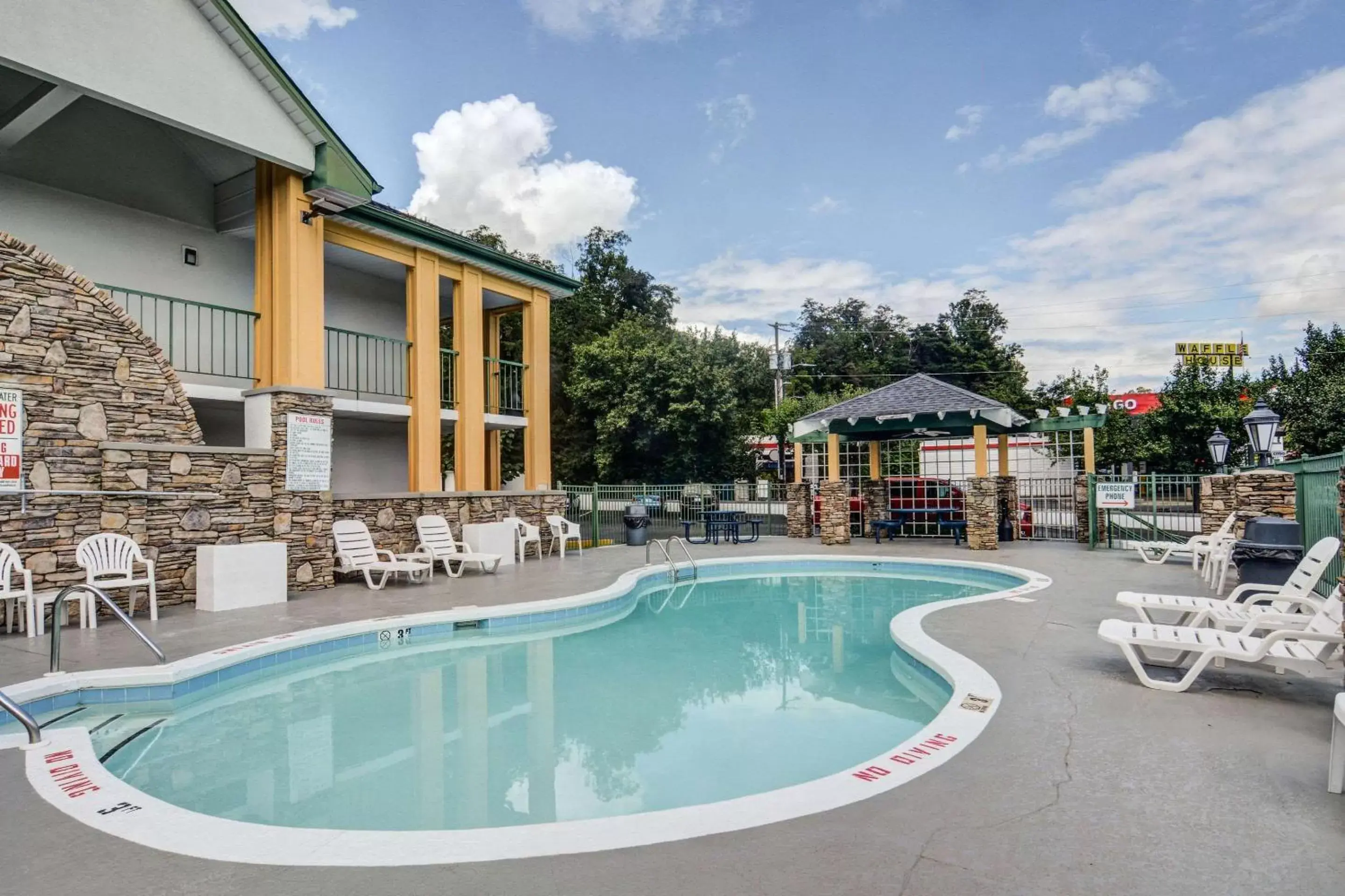 On site, Swimming Pool in Quality Inn & Suites Biltmore East