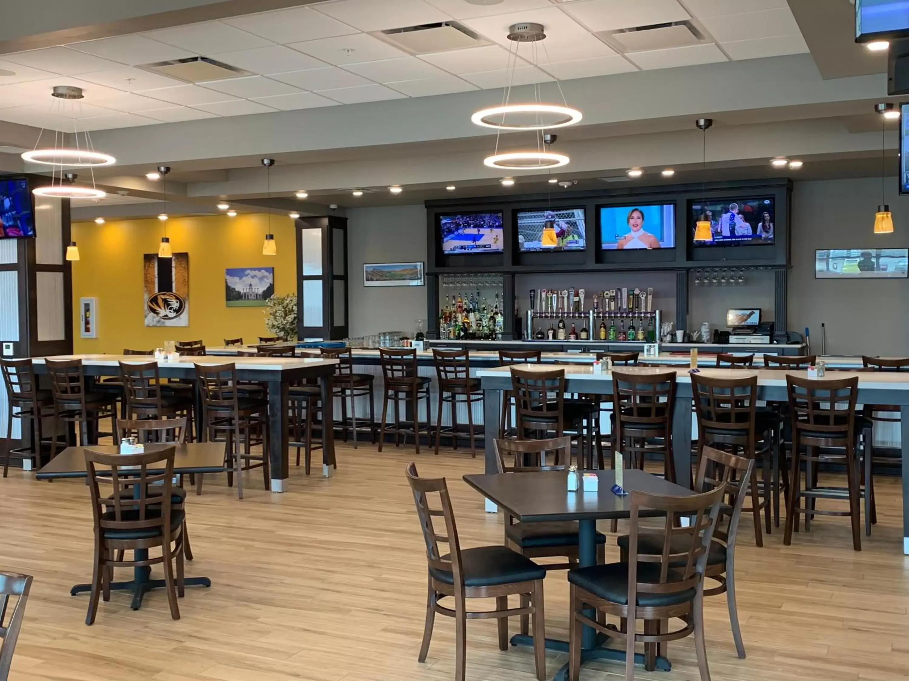 Restaurant/Places to Eat in Holiday Inn & Suites - Jefferson City, an IHG Hotel