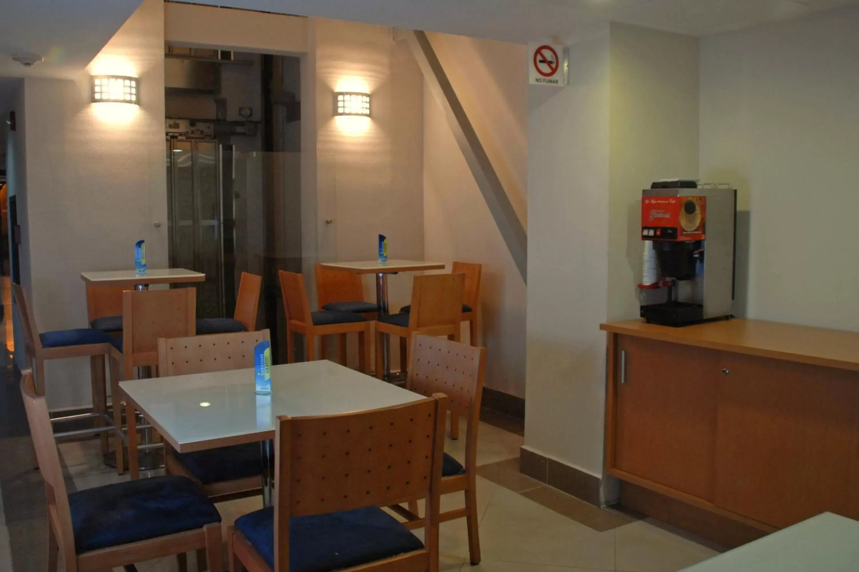 Restaurant/Places to Eat in Holiday Inn Express Morelia Centro Historico