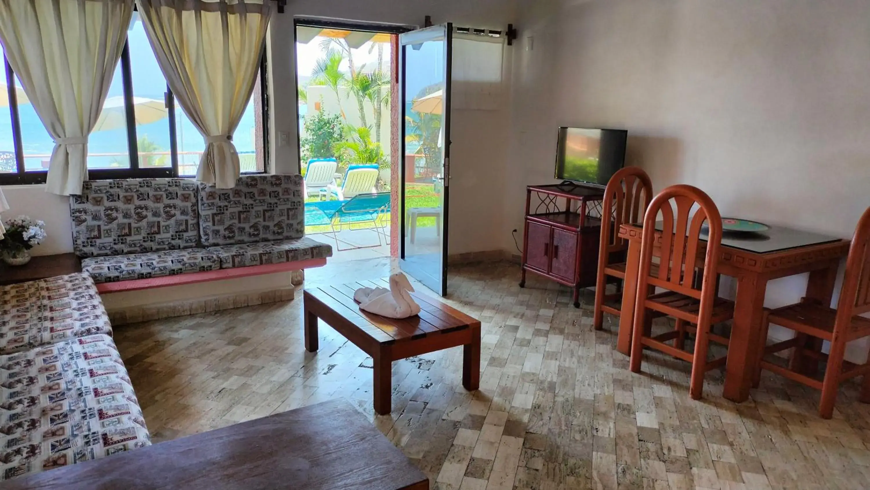 Dining area, Seating Area in Villas Miramar