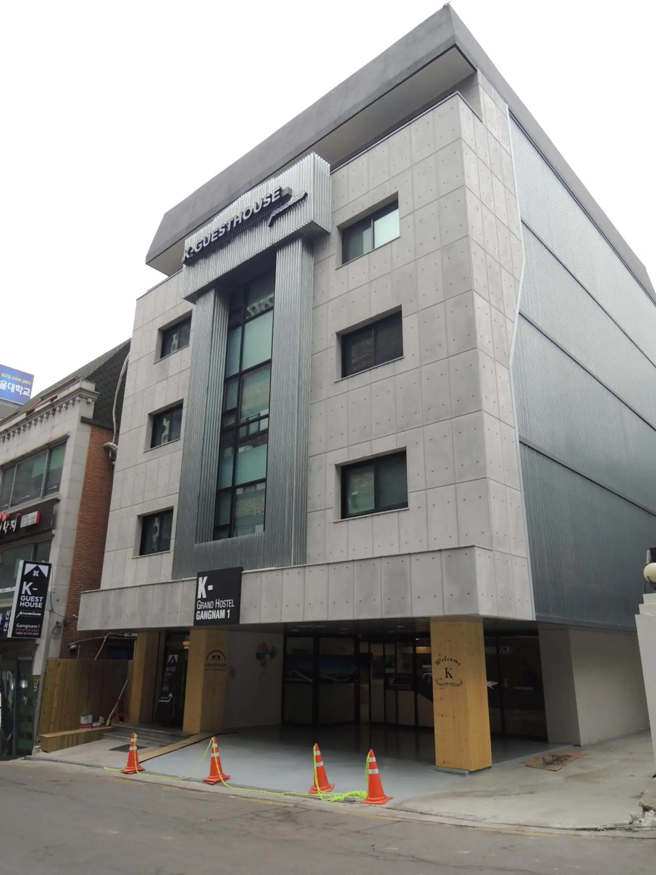 Facade/entrance, Property Building in K-Guesthouse Premium Gangnam 1