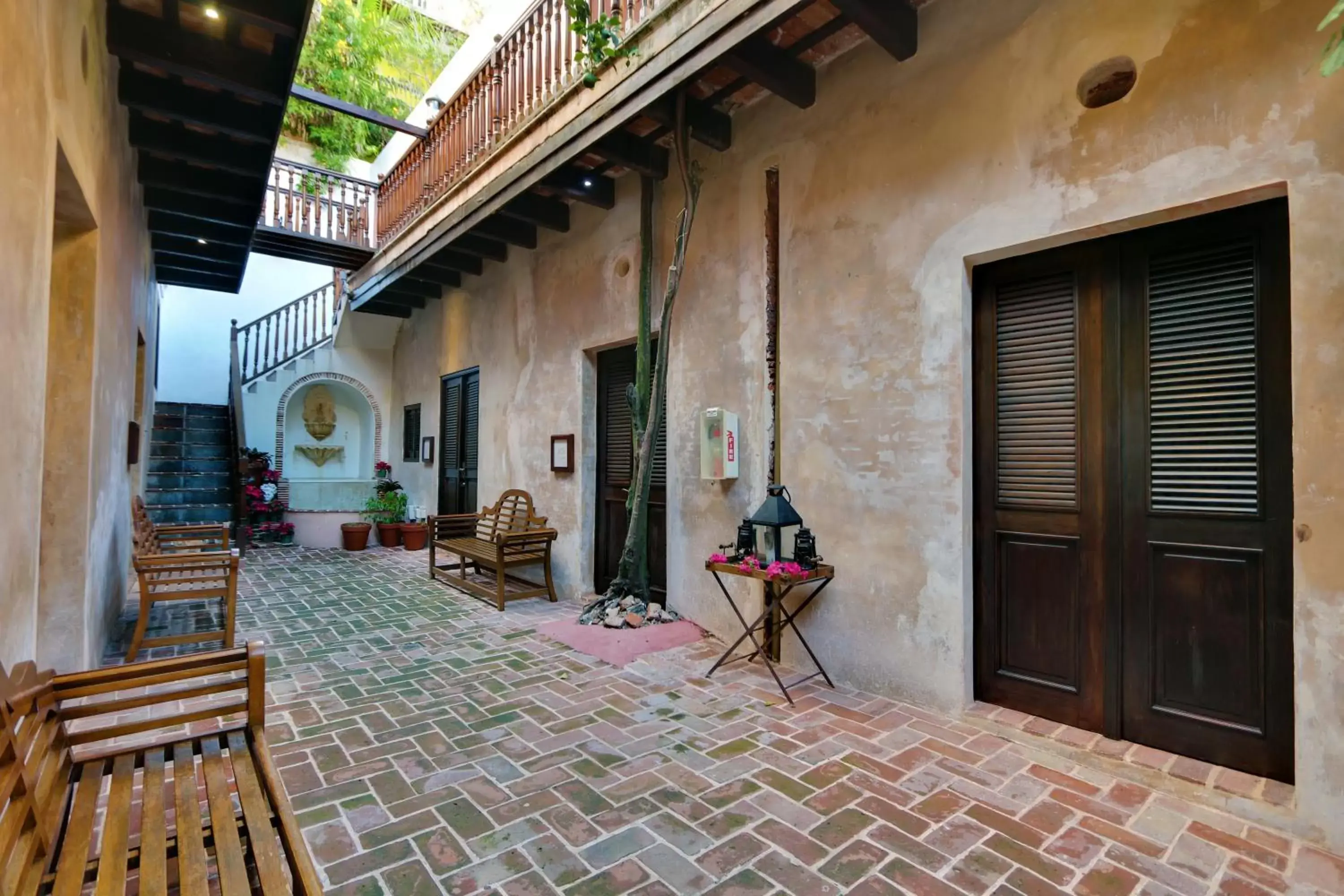 Facade/entrance in Villa Herencia Hotel