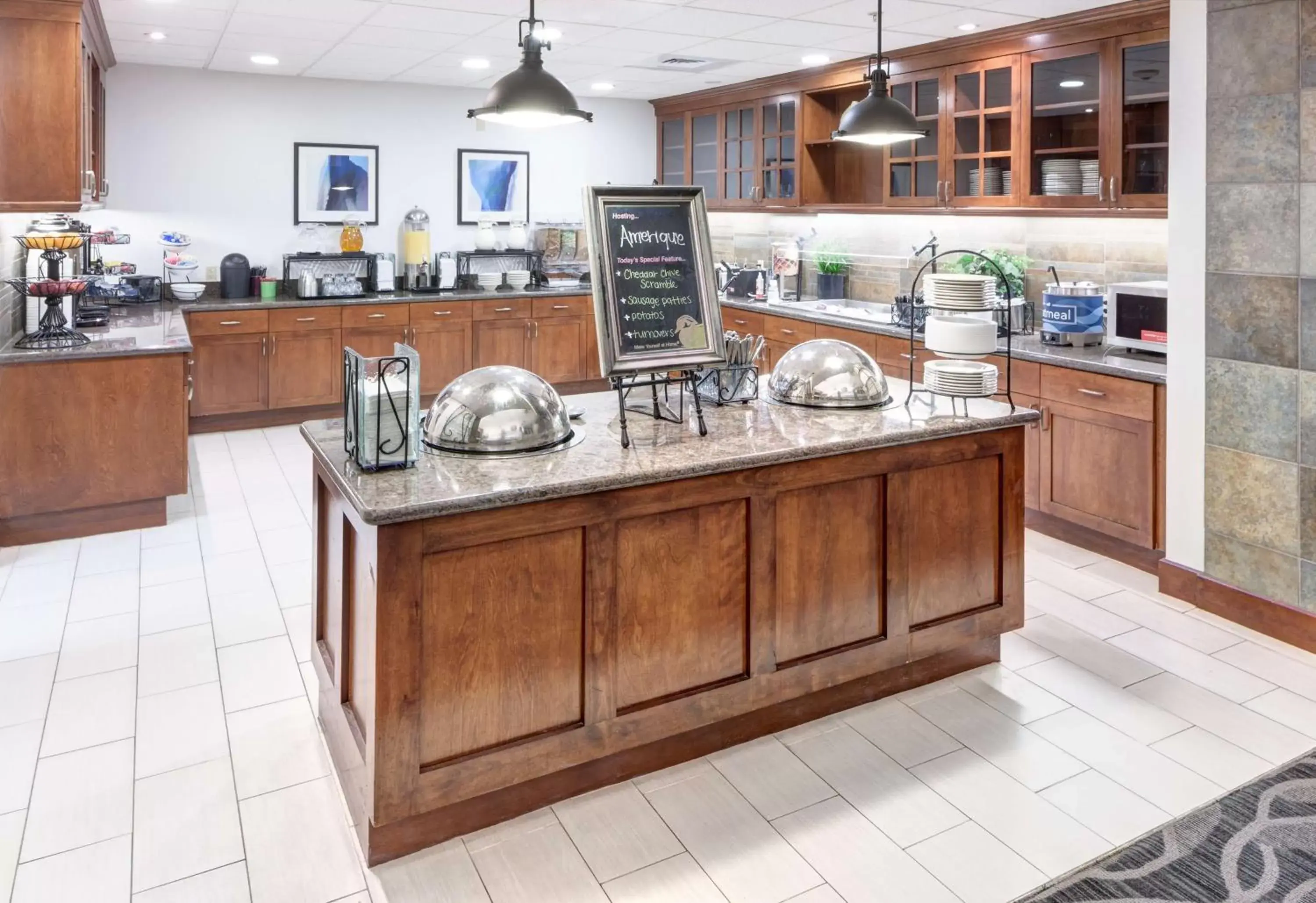Breakfast, Kitchen/Kitchenette in Homewood Suites by Hilton Phoenix North-Happy Valley
