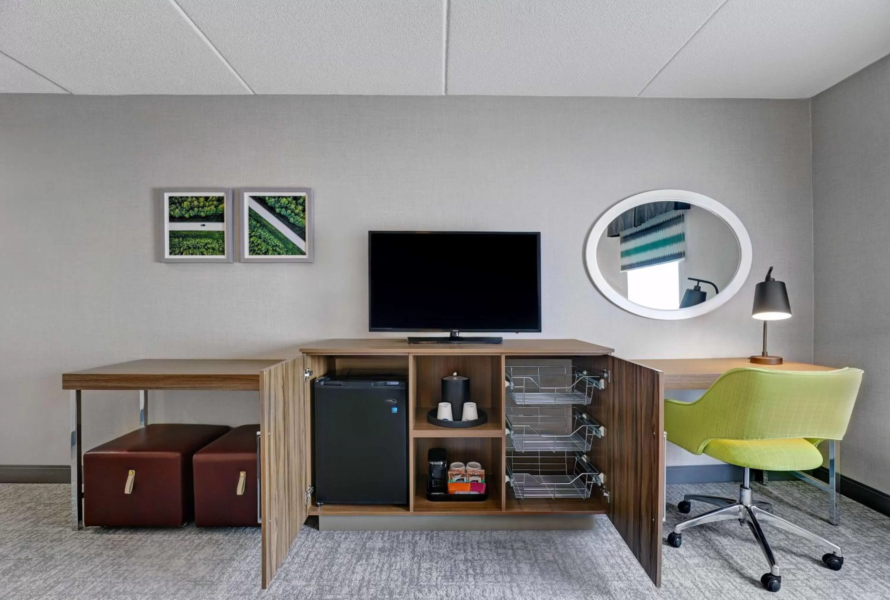 Bedroom in Hampton Inn & Suites Belleville