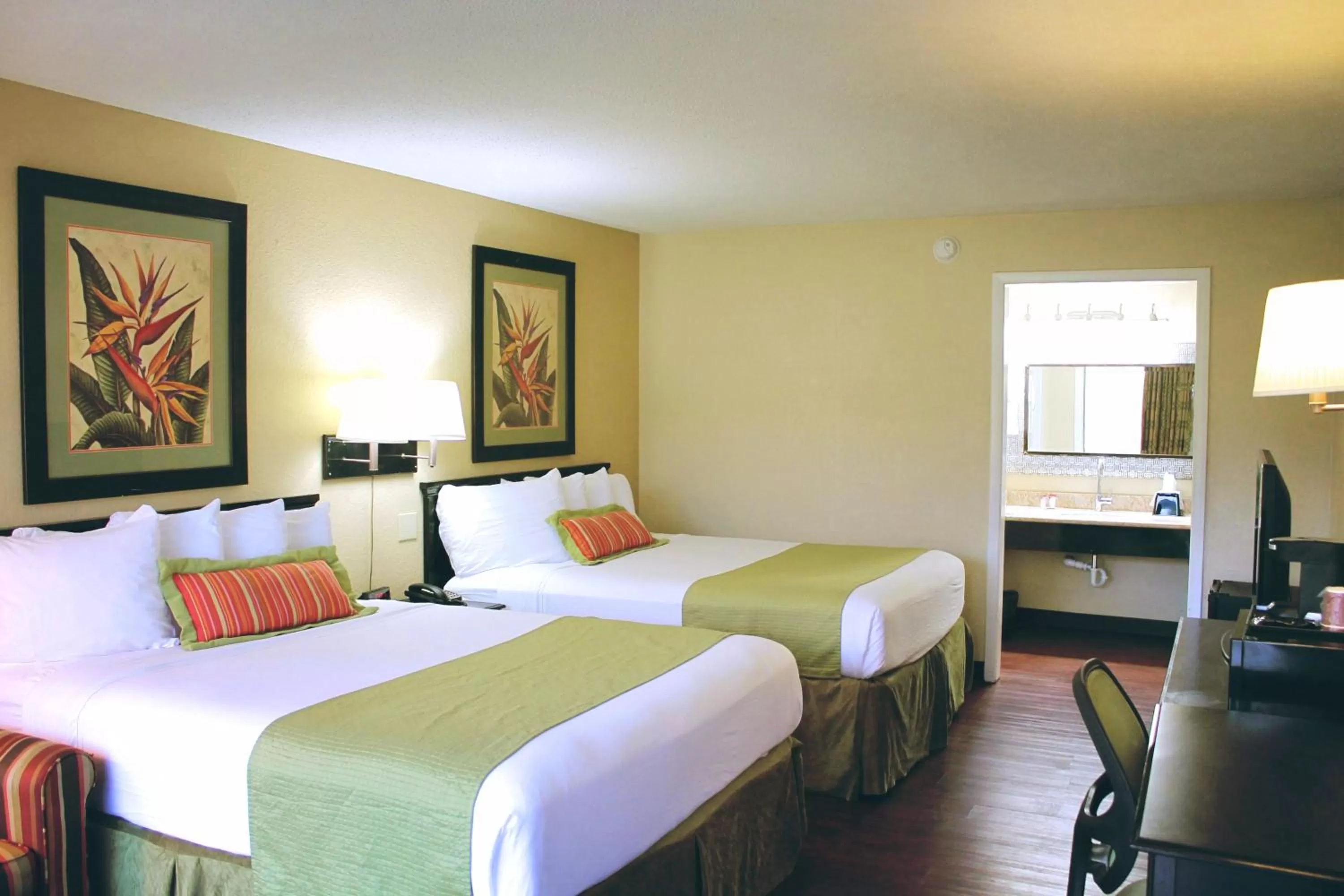 Bedroom, Bed in Residence Hub Inn and Suites