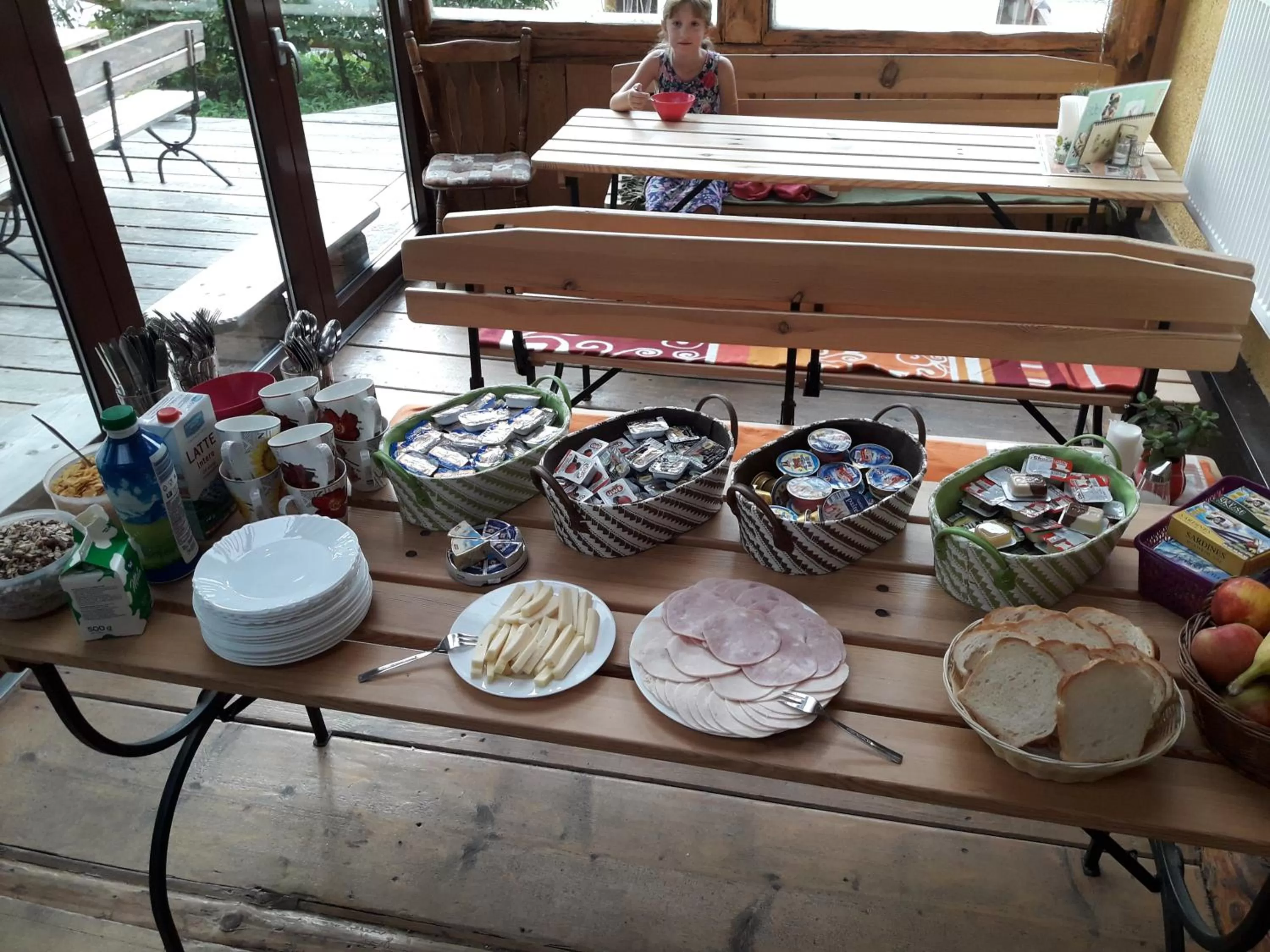 Breakfast in Cvet gora - Camping, Glamping and Accomodations