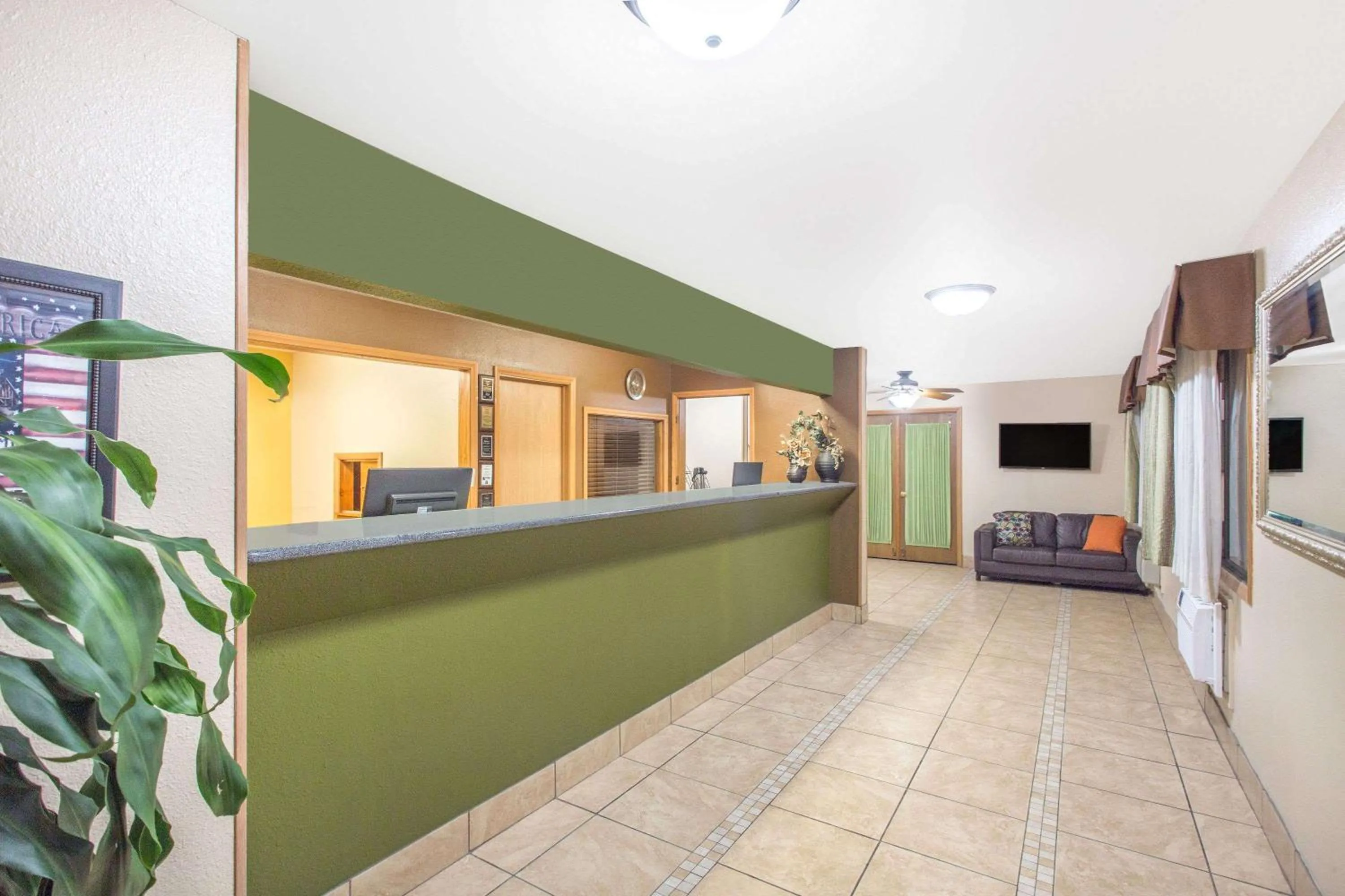 Lobby or reception in Baymont by Wyndham Dubuque