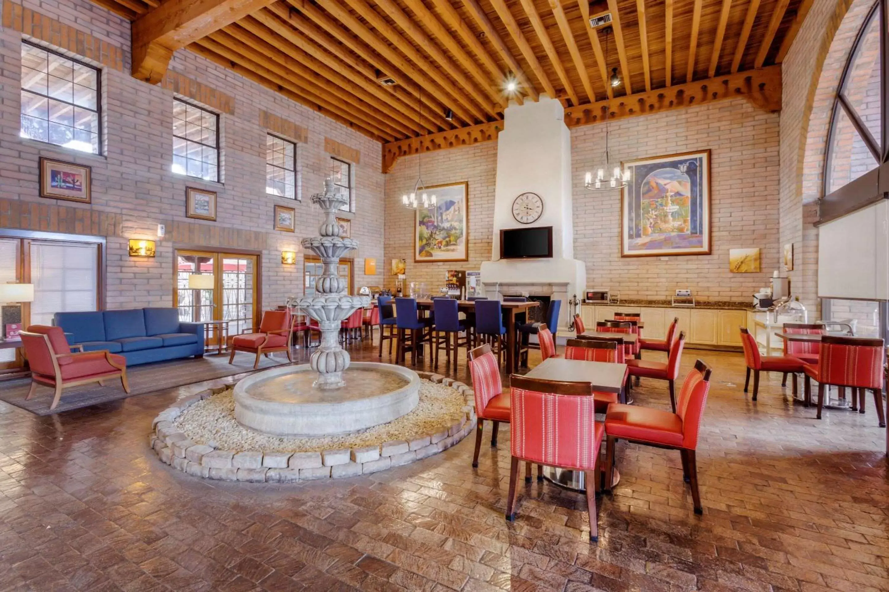 Lobby or reception, Restaurant/Places to Eat in Comfort Suites At Sabino Canyon