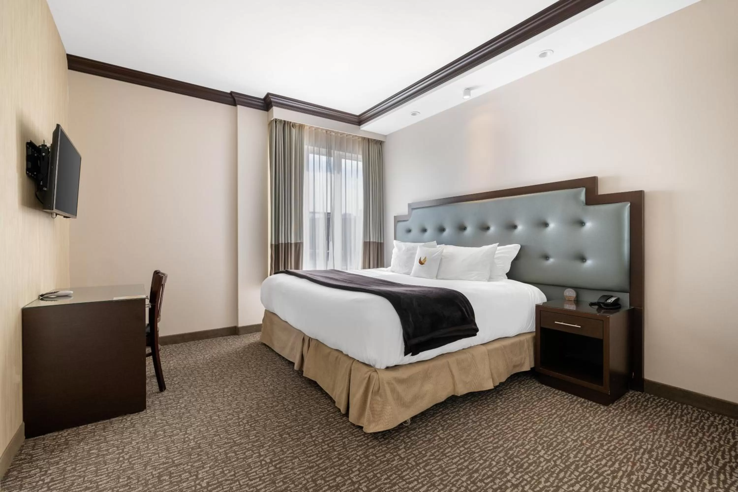 Bed in Aura Hotel Brooklyn