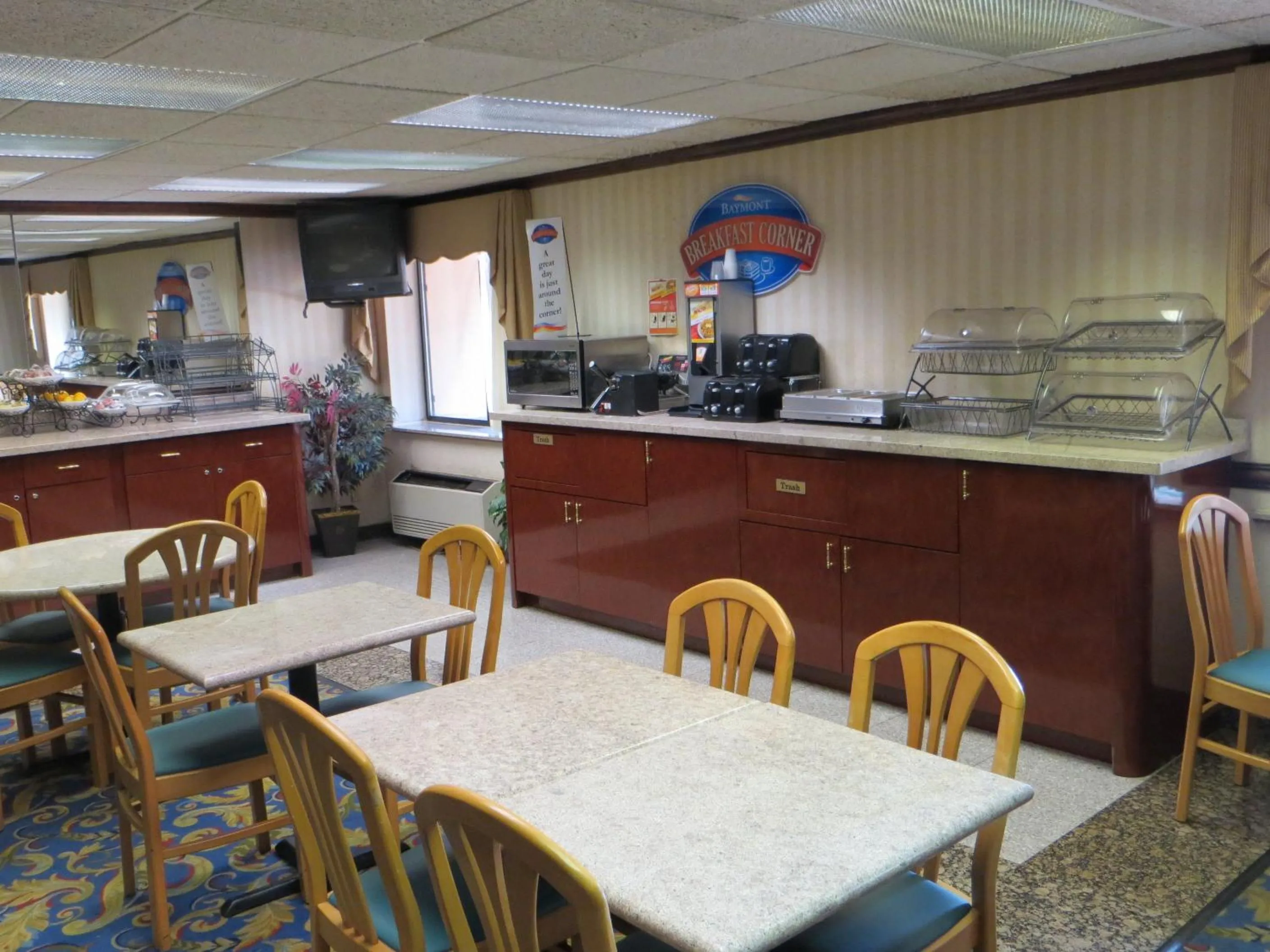 Restaurant/places to eat in Baymont by Wyndham Kalamazoo West