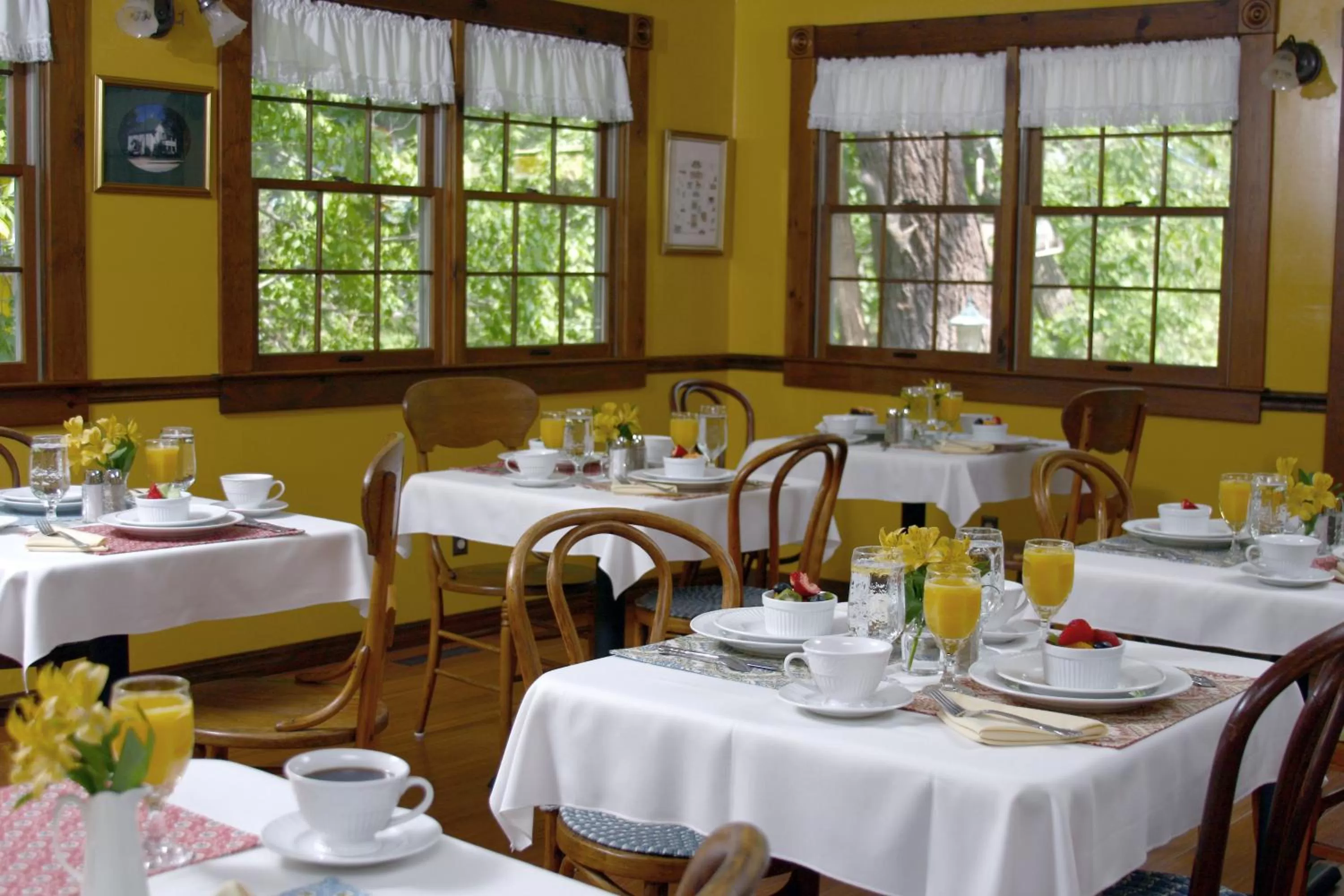 Restaurant/Places to Eat in Heartstone Inn