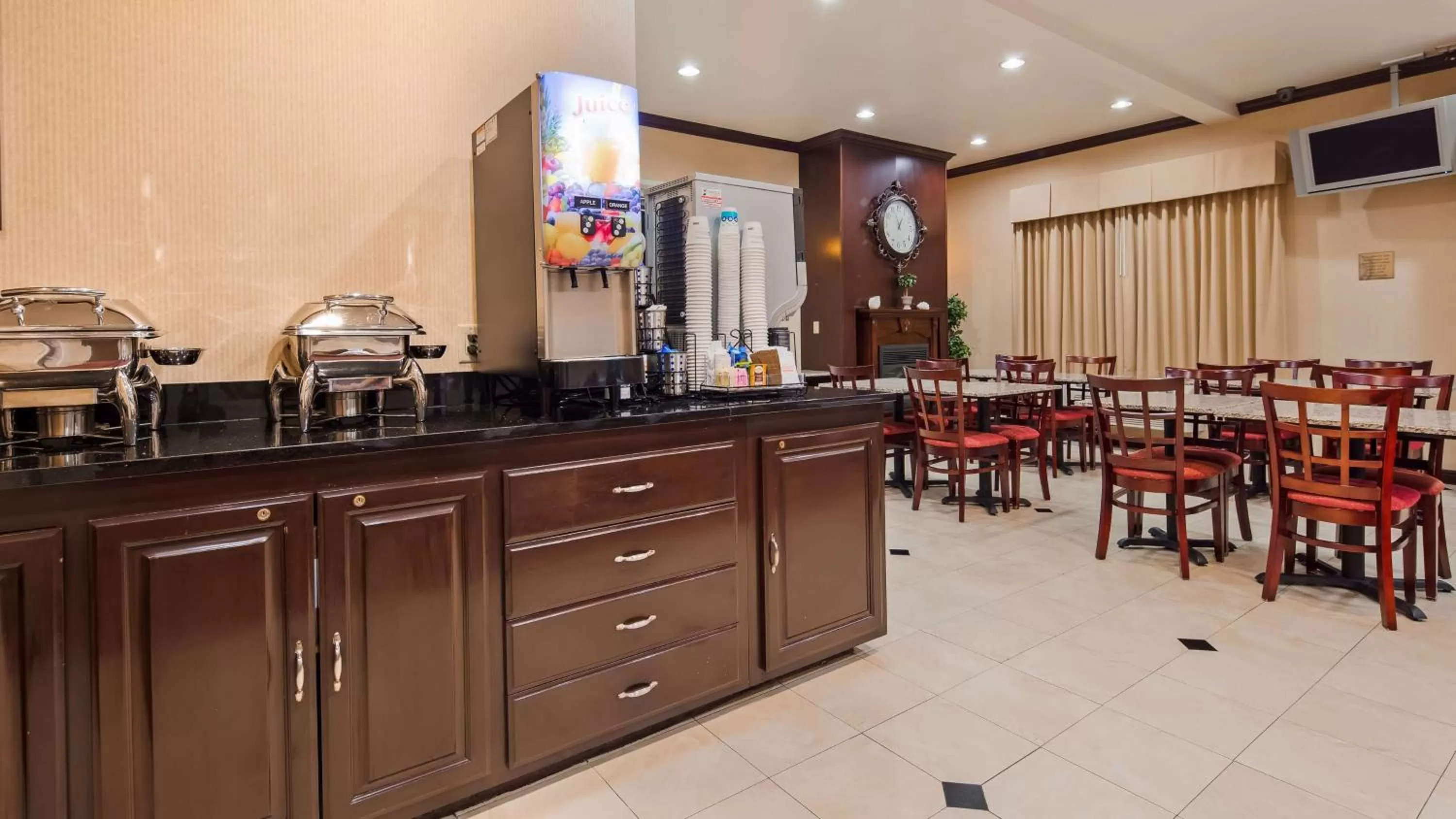 Restaurant/places to eat in Best Western Route 66 Glendora Inn