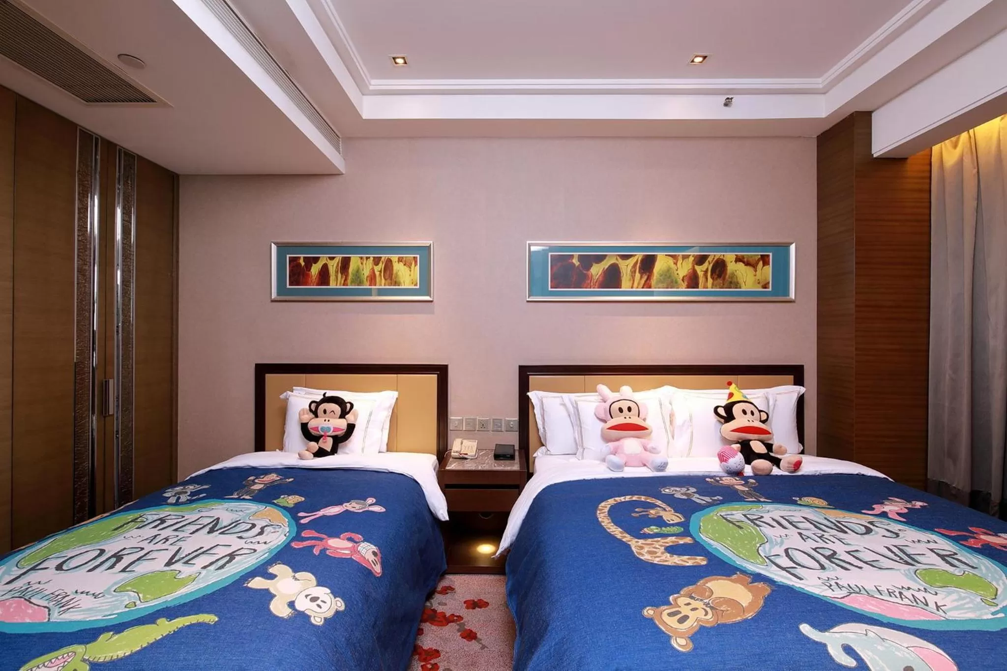 Photo of the whole room, Bed in Crowne Plaza Nanjing Jiangning by IHG