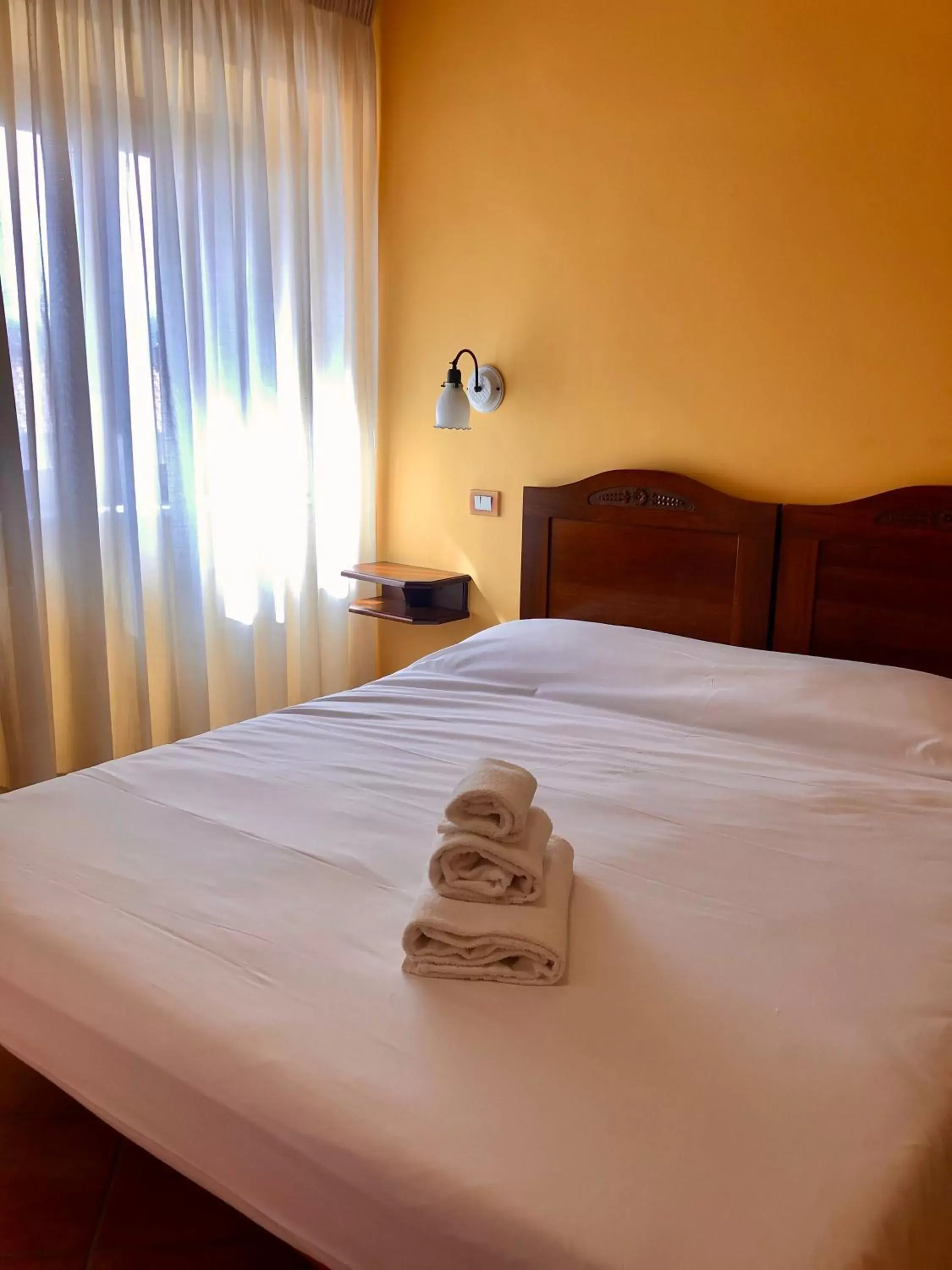 Bed in Albergo Mingone