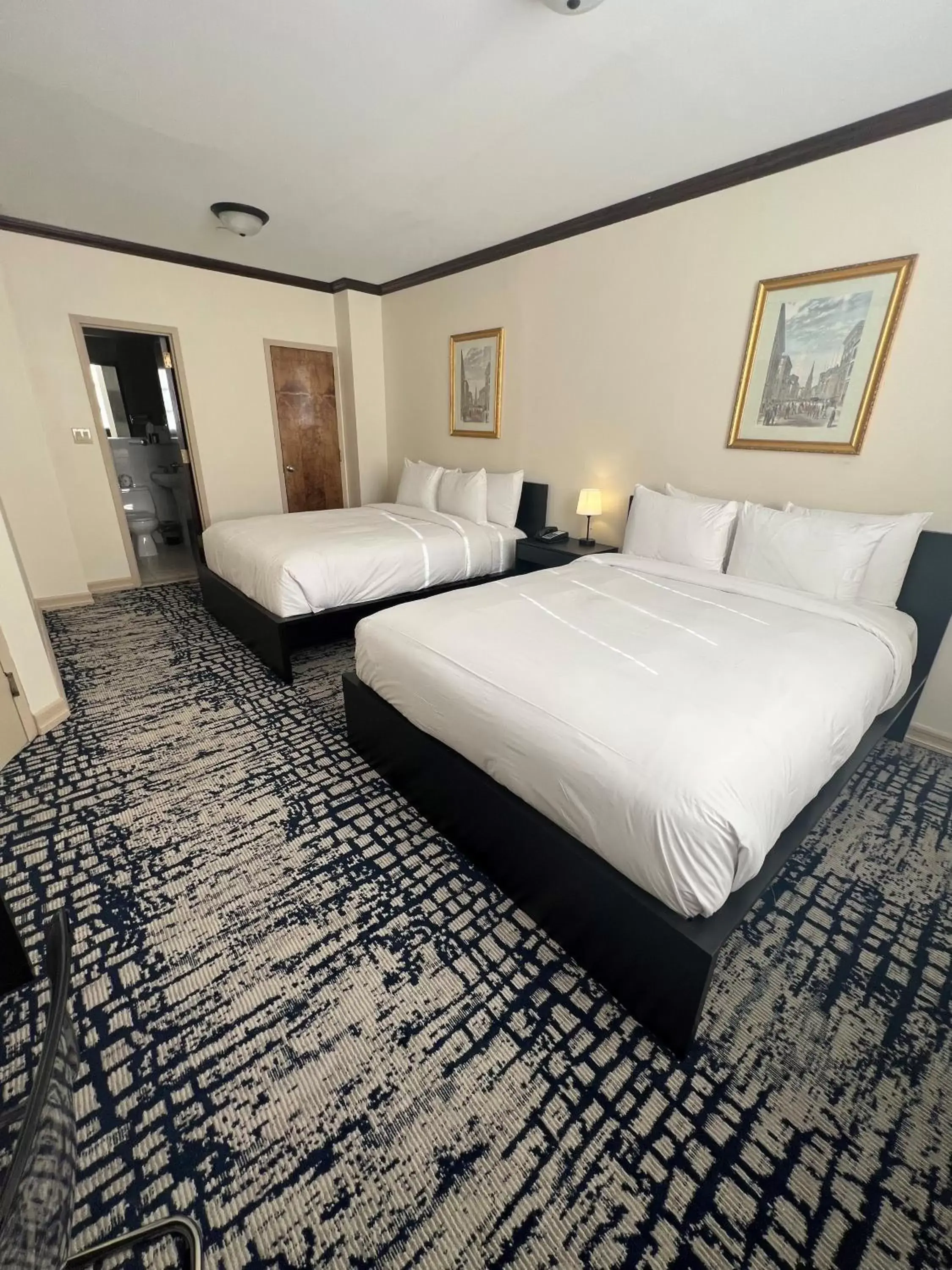 Deluxe Queen Room with Two Queen Beds in Night Hotel Broadway