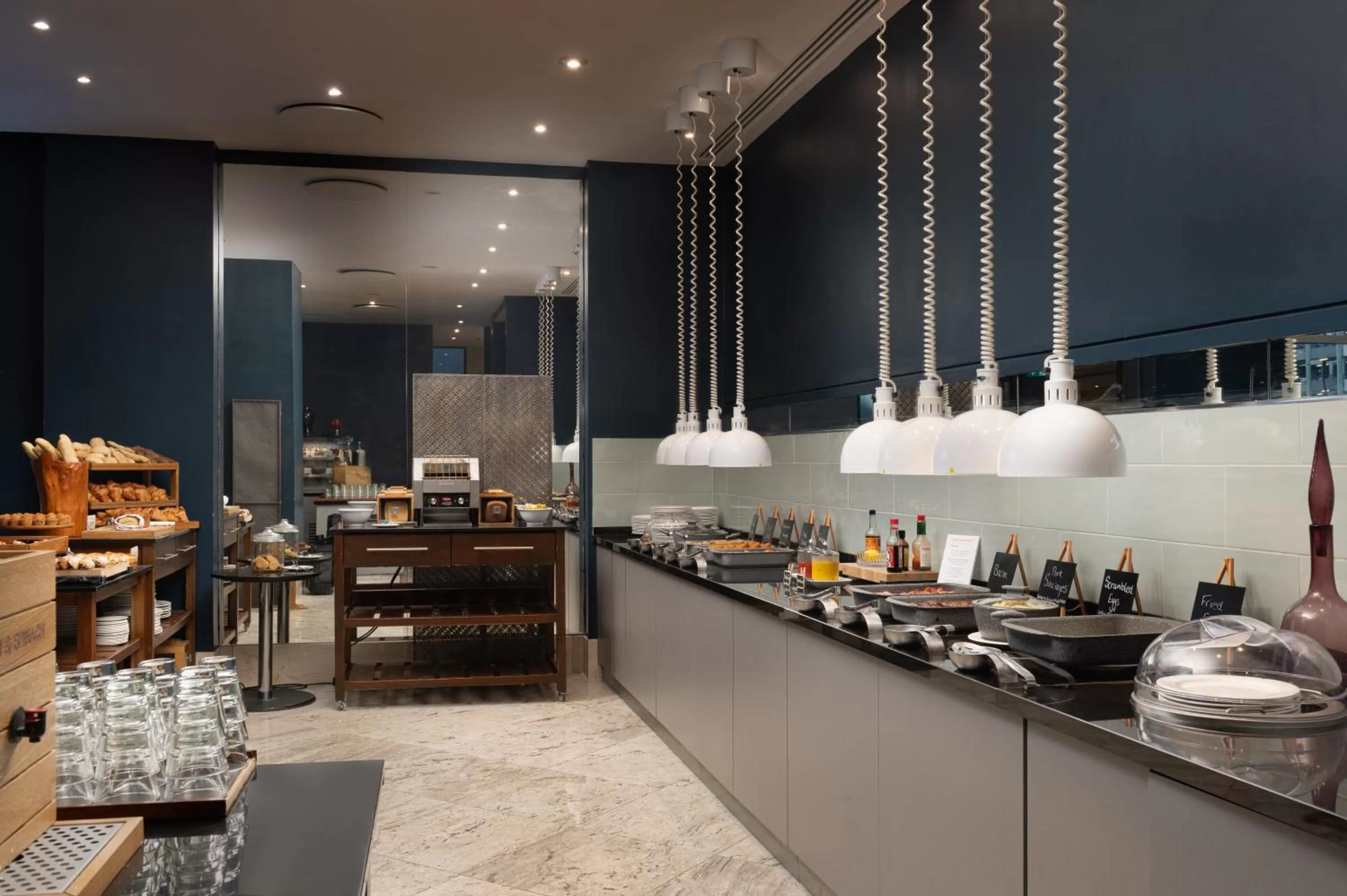 Restaurant/places to eat in Sofitel London Gatwick