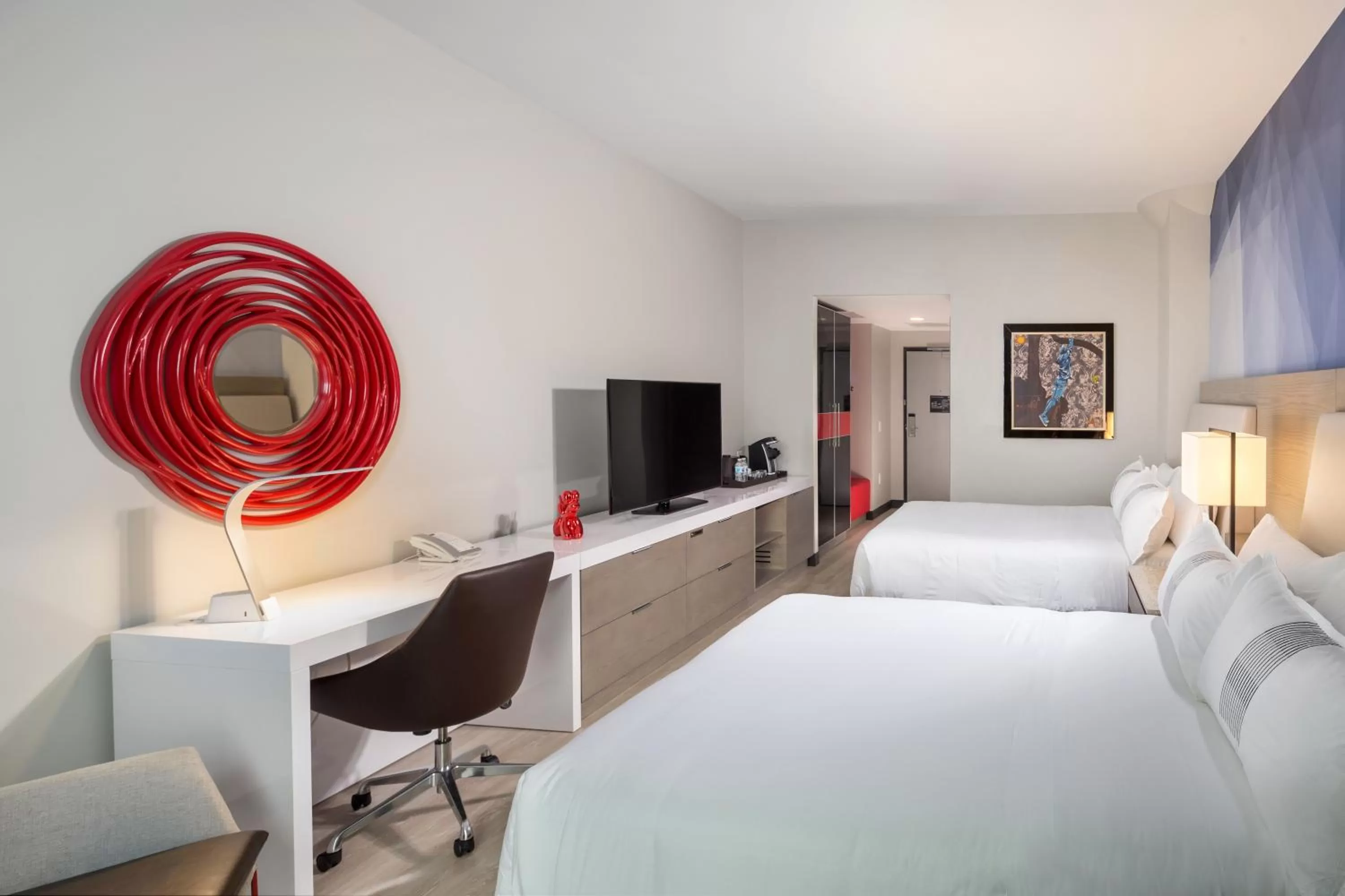 Bedroom, Bed in The Summit Hotel