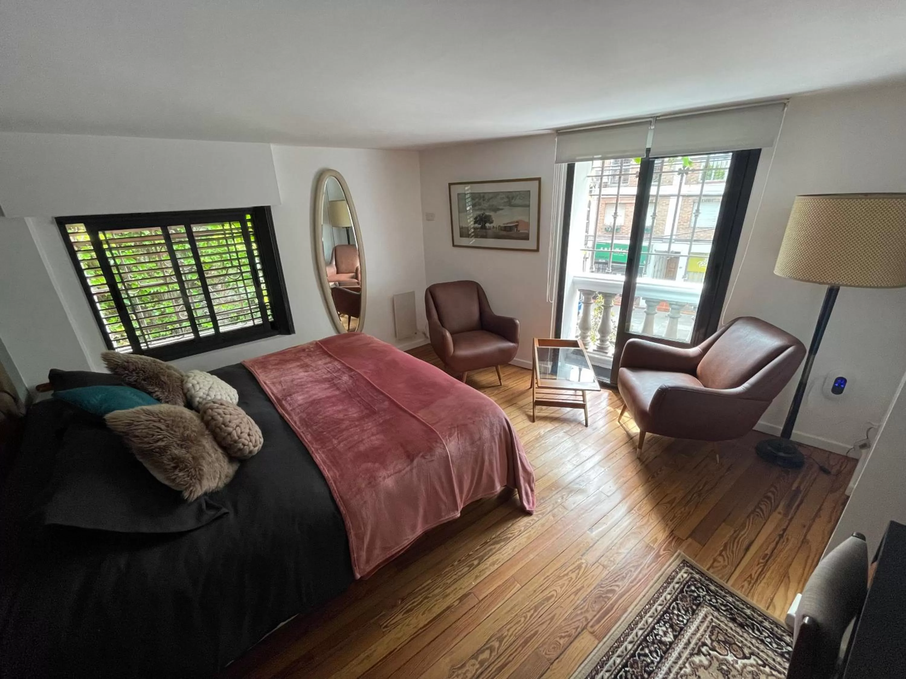 Seating area, Bed in Le Petit Palais