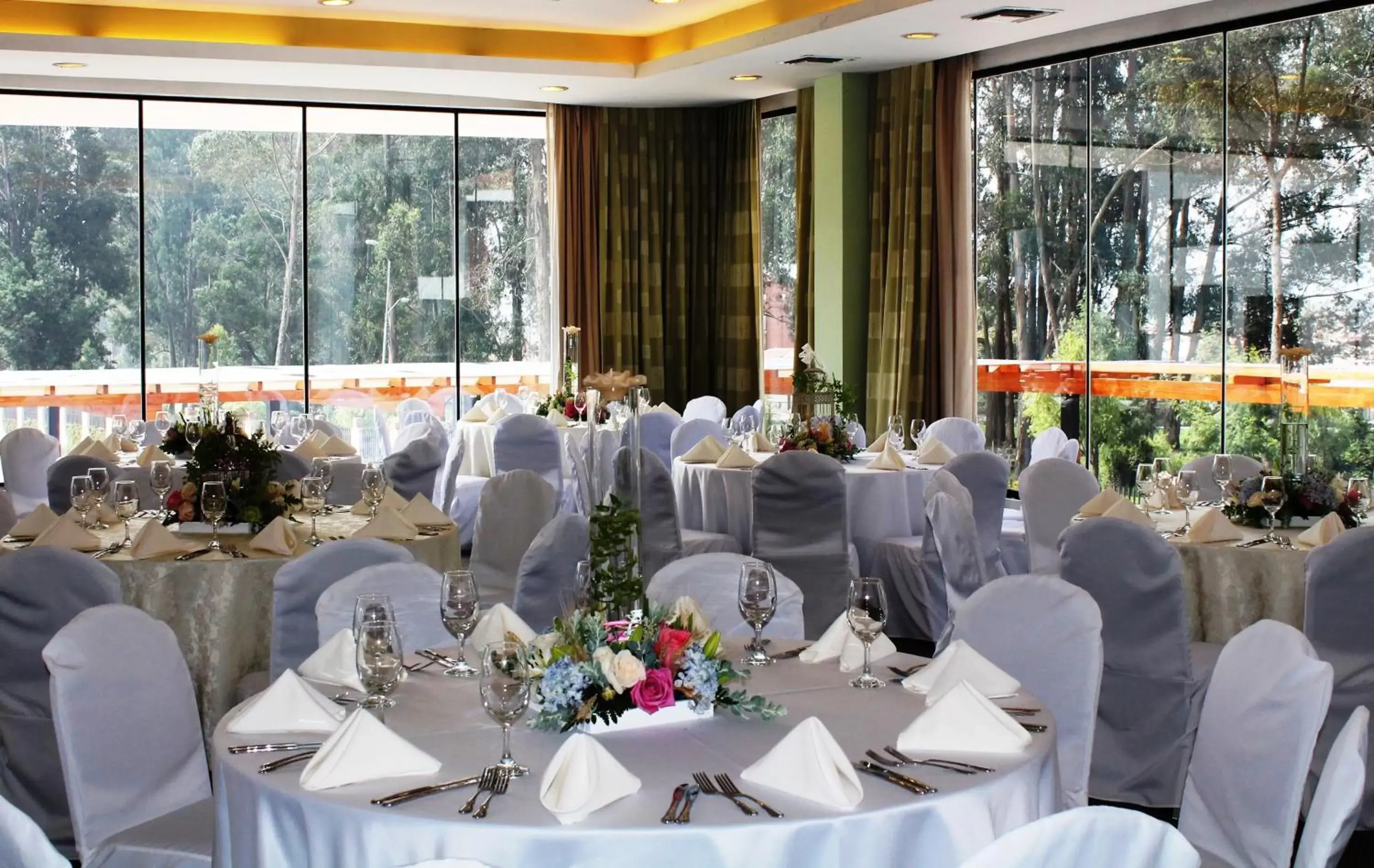 Banquet/Function facilities, Banquet Facilities in Oro Verde Cuenca