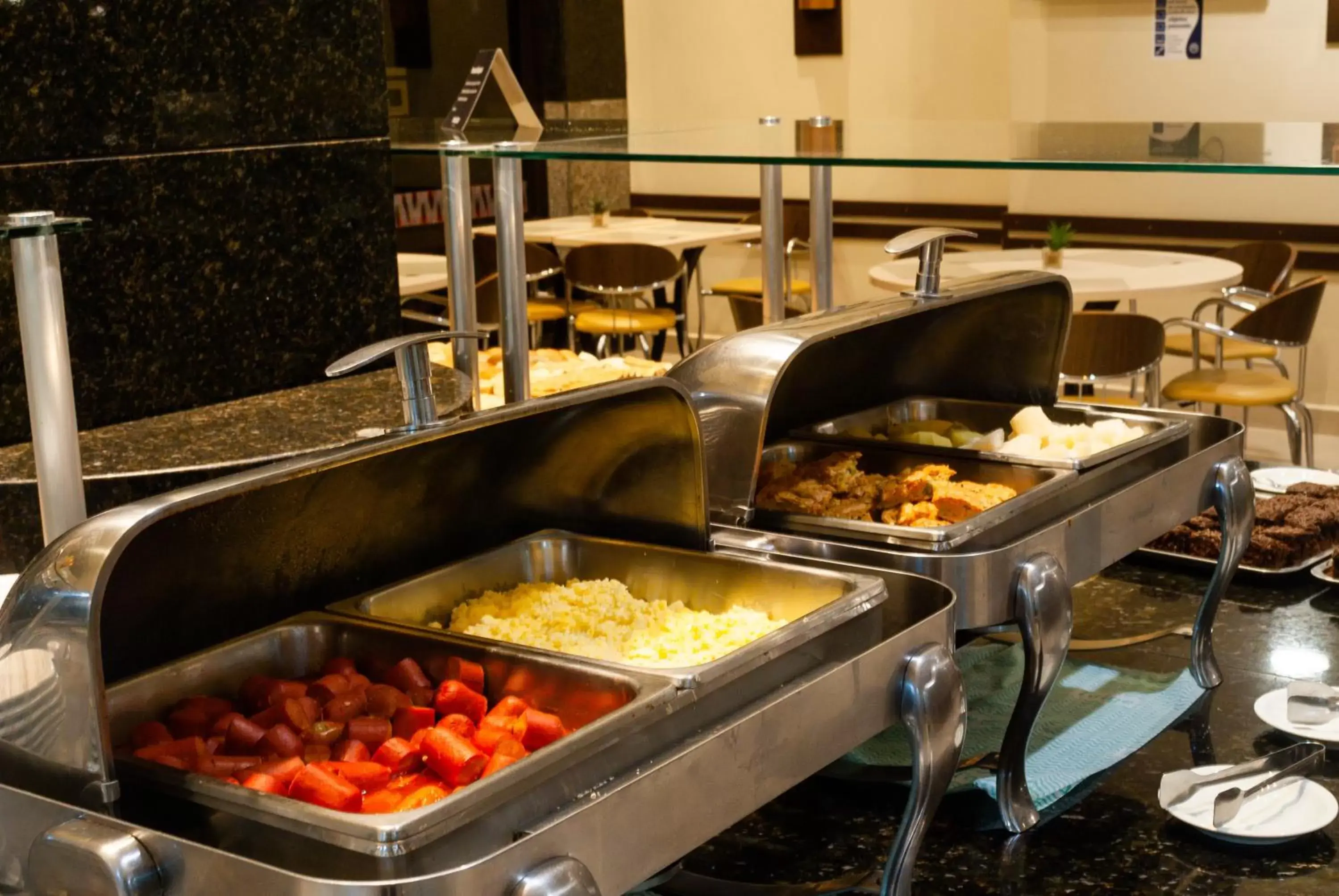 Breakfast in Master Curitiba Hotel - 1,6 km do Estádio Couto Pereira - Show Breakfast in Master Curitiba Hotel - 1,6 km do Estádio Couto Pereira - Show