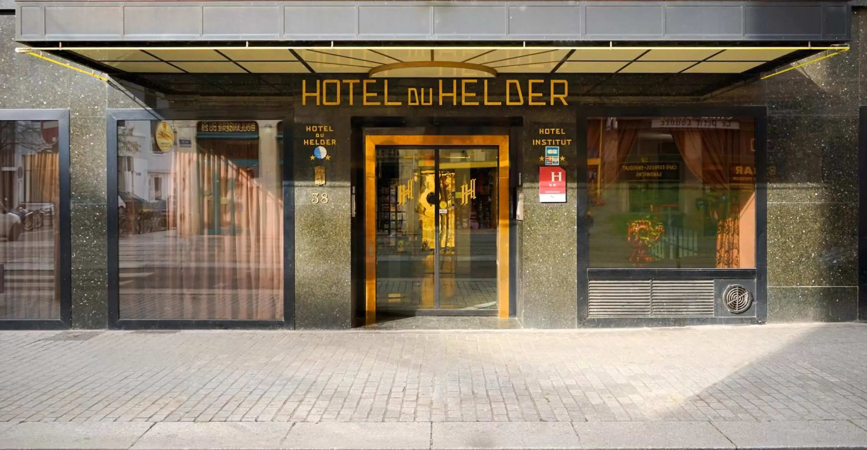 Facade/entrance in Hôtel du Helder
